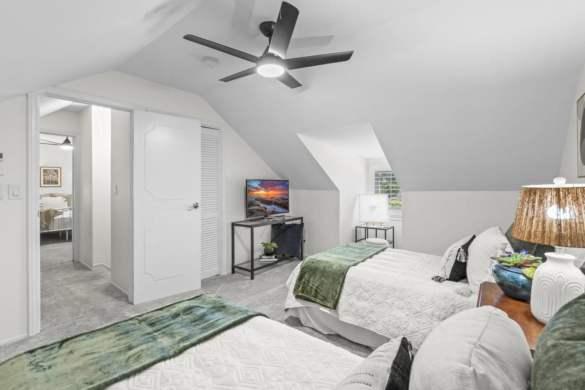 https://cdn.realtyfeed.com/cdn/127/250038061/8f0f548c9b8d410c483724450079e459.webp