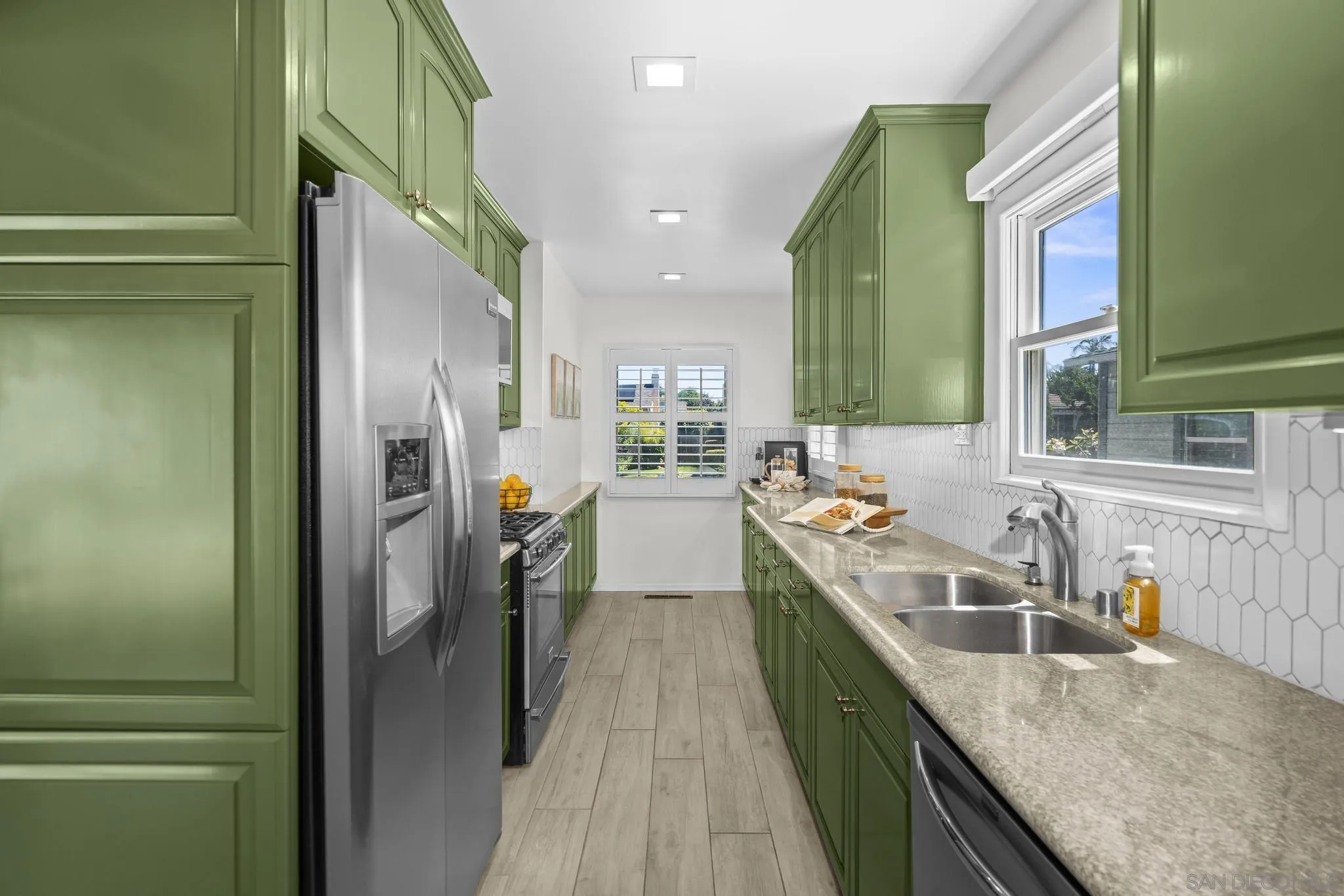 https://cdn.realtyfeed.com/cdn/127/250038061/edab74058017946870d055ffa7425603.webp