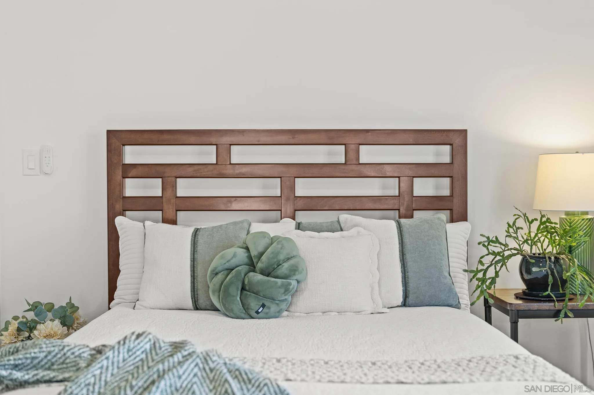 https://cdn.realtyfeed.com/cdn/127/250038061/f104763343450c8e9df5153f585555d2.webp