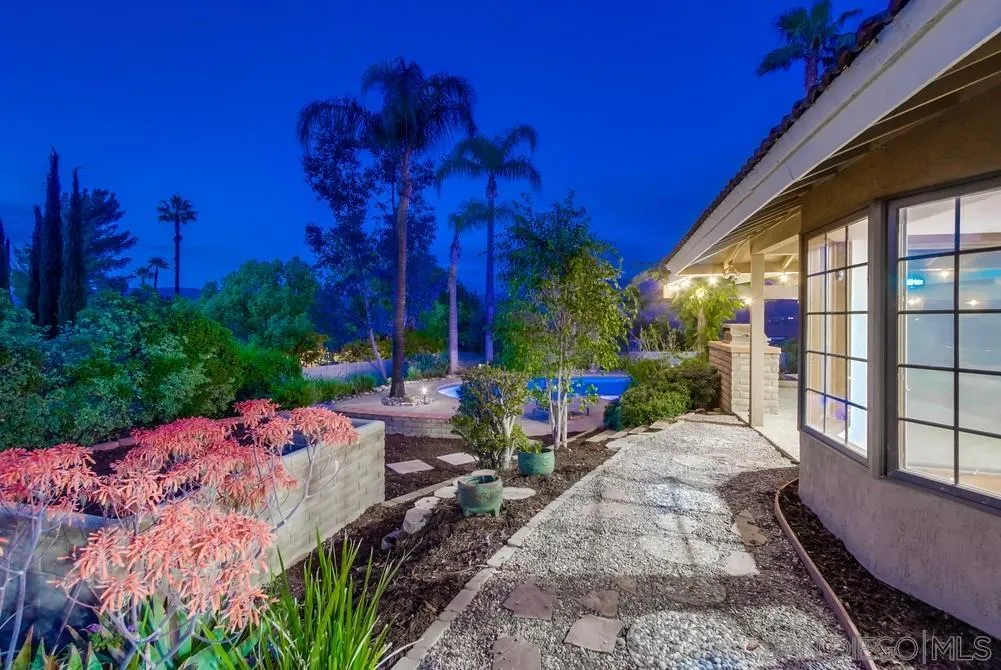 https://cdn.realtyfeed.com/cdn/127/250038070/09705f1e6c4e1a5a47b6bca5db4e9894.webp