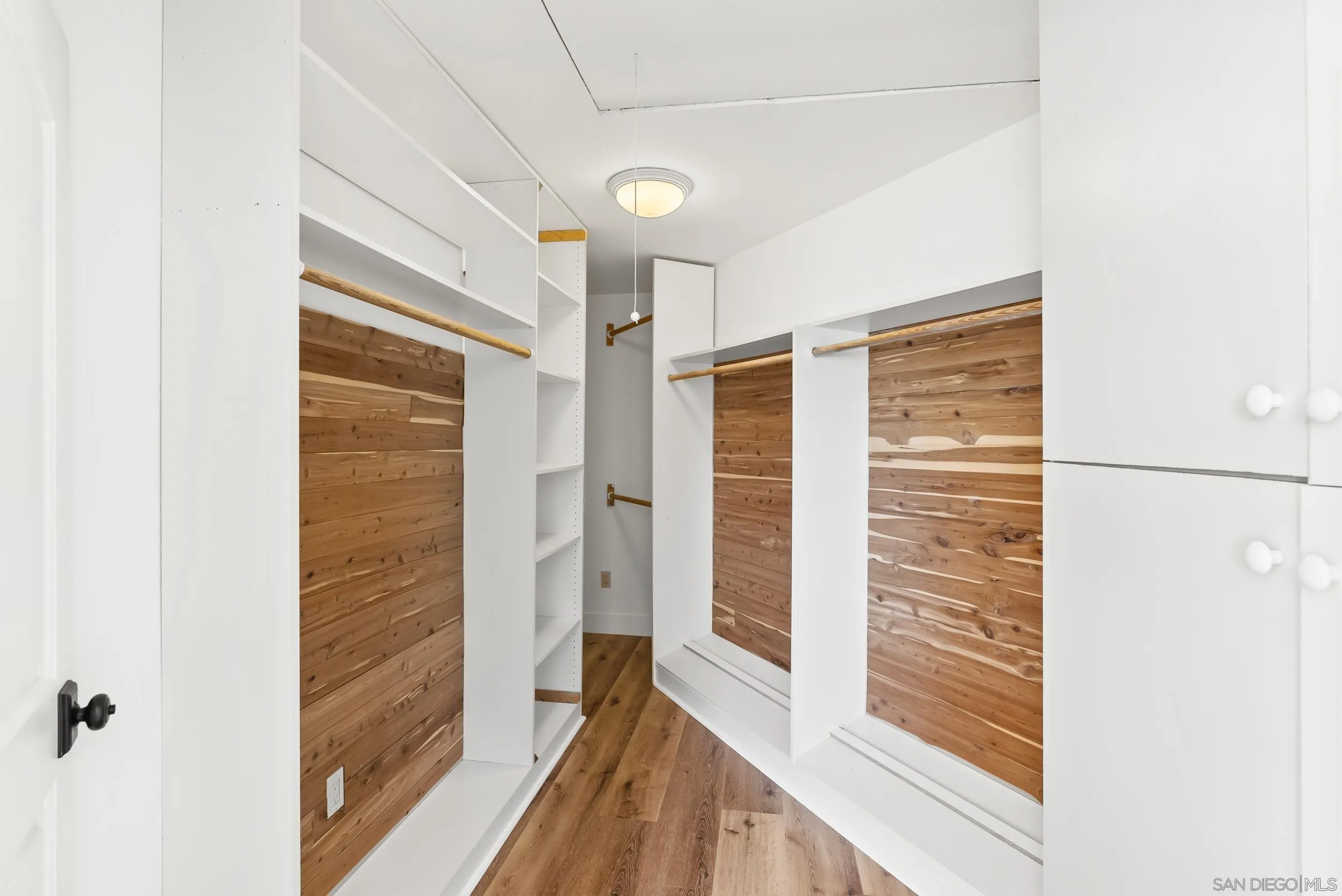 https://cdn.realtyfeed.com/cdn/127/250038072/19e6a19efefc5beb0fd7bfe85cbdfeea.webp
