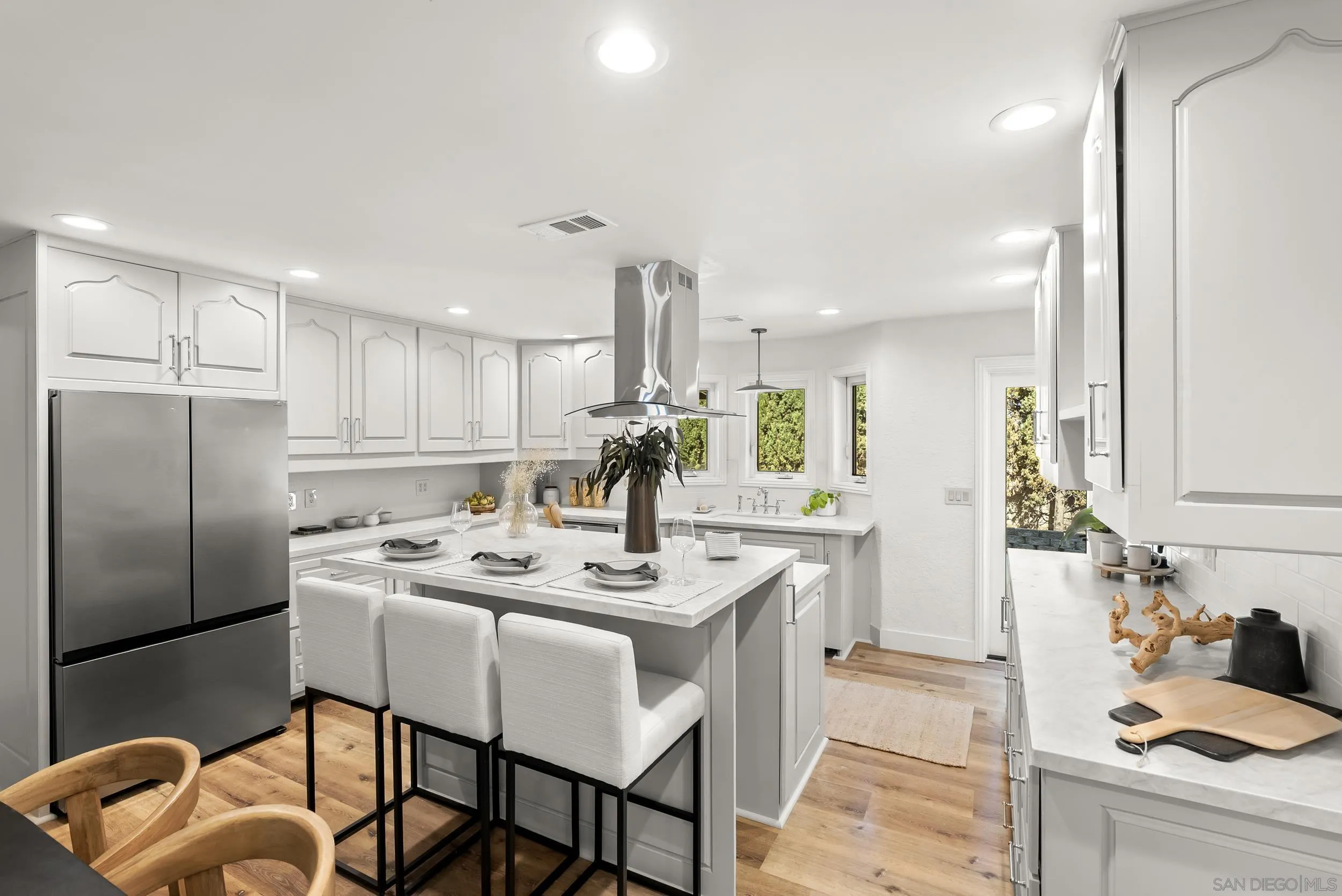 https://cdn.realtyfeed.com/cdn/127/250038072/74f6d17e709f0960b8e4bf413b7b8e7d.webp