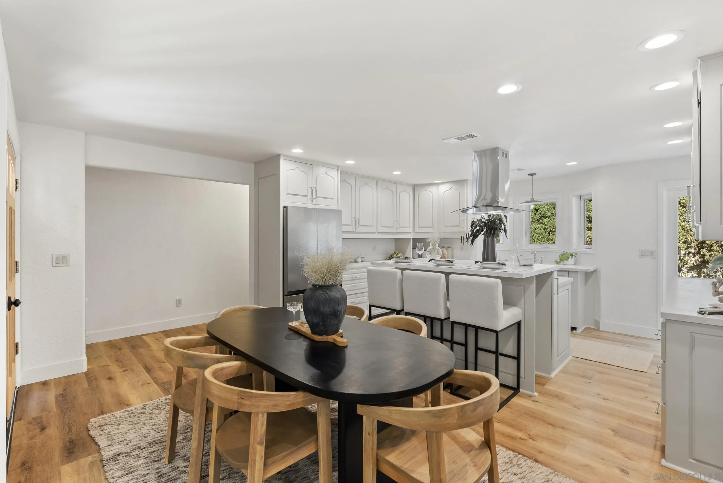 https://cdn.realtyfeed.com/cdn/127/250038072/ae14ea4fca99282ed7af5bdf803fa61f.webp