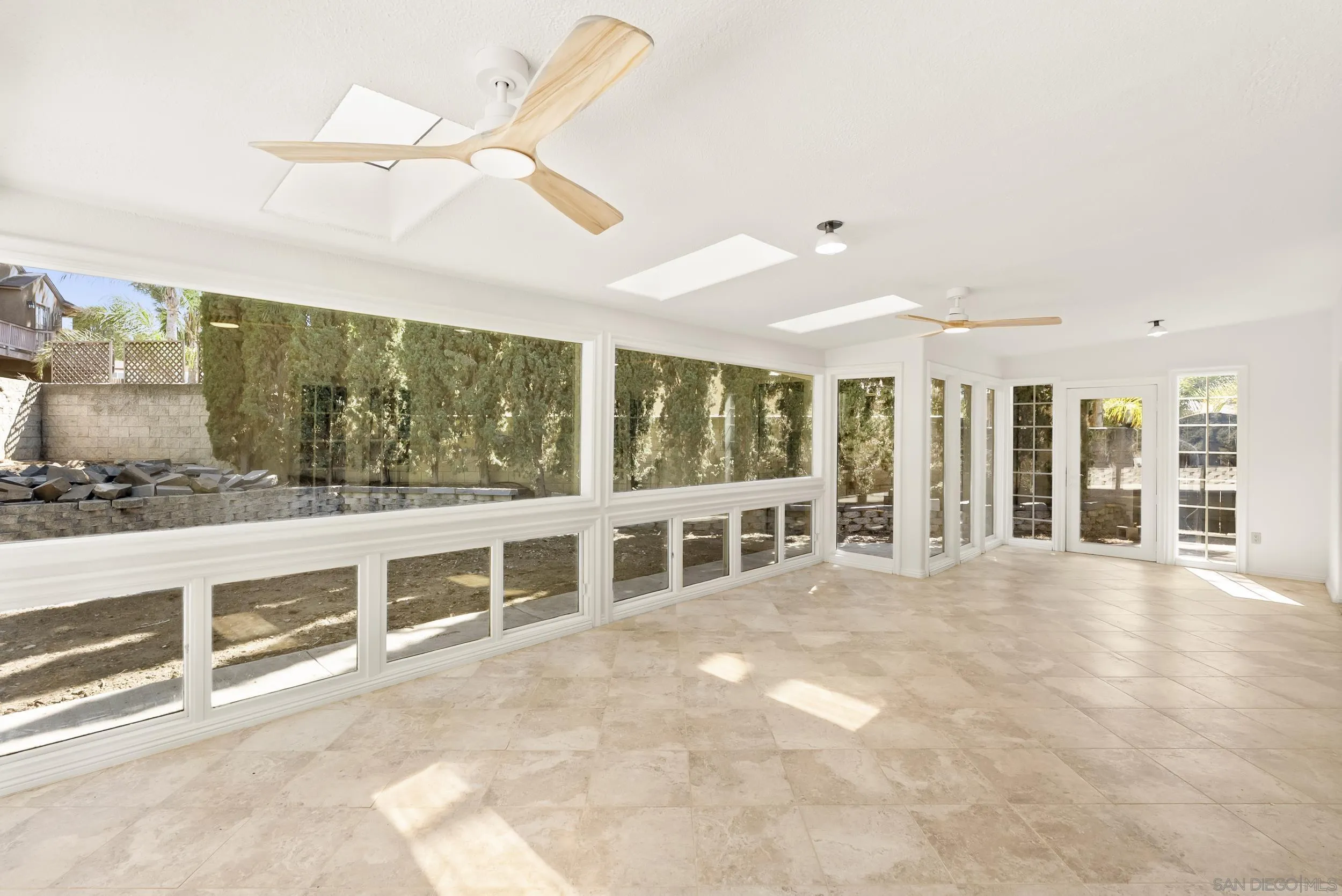 https://cdn.realtyfeed.com/cdn/127/250038072/aedc69bcef7ce908f18dce6f75715e5d.webp