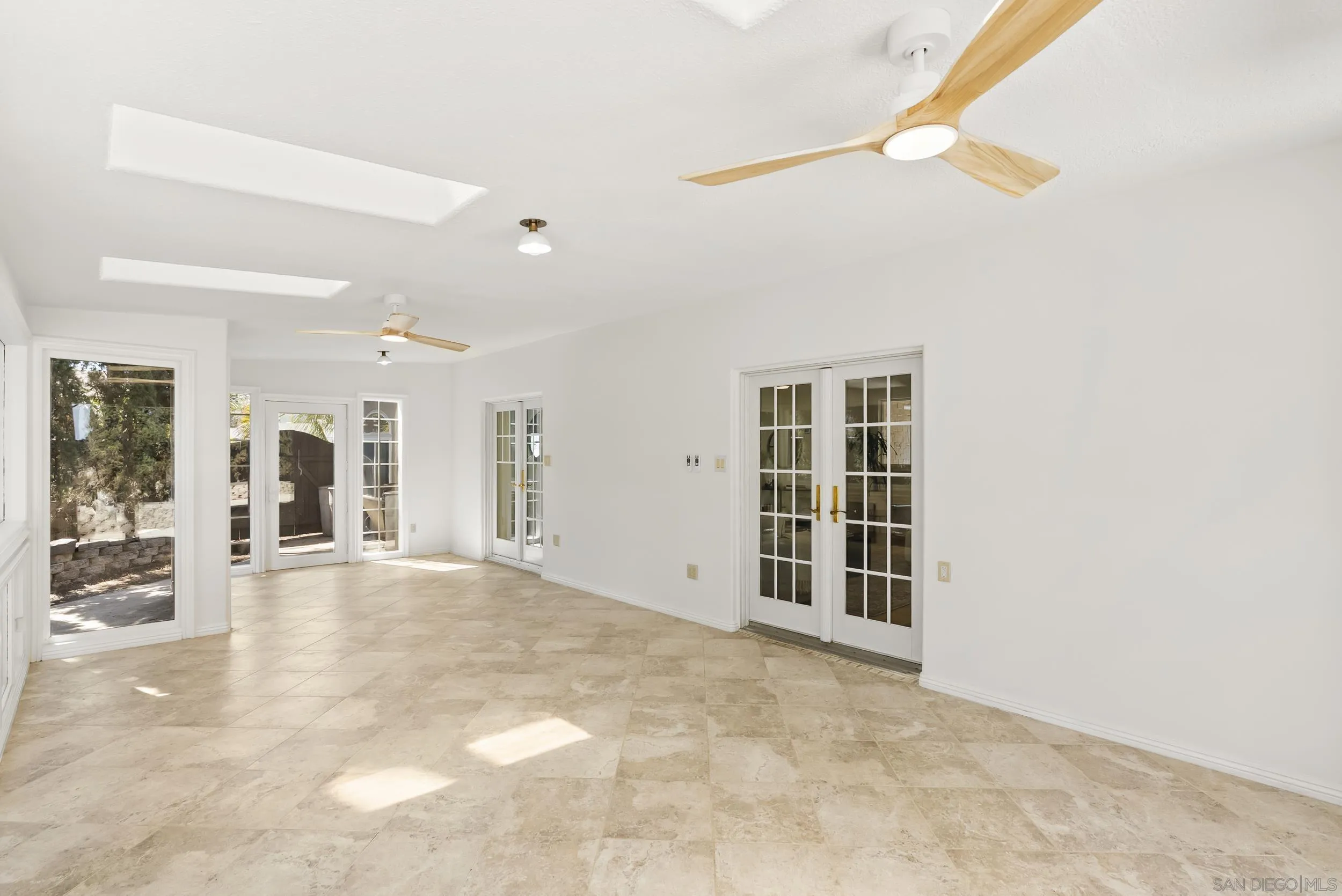 https://cdn.realtyfeed.com/cdn/127/250038072/b3b885c5e3a71c013219cbfadb4ce4ad.webp