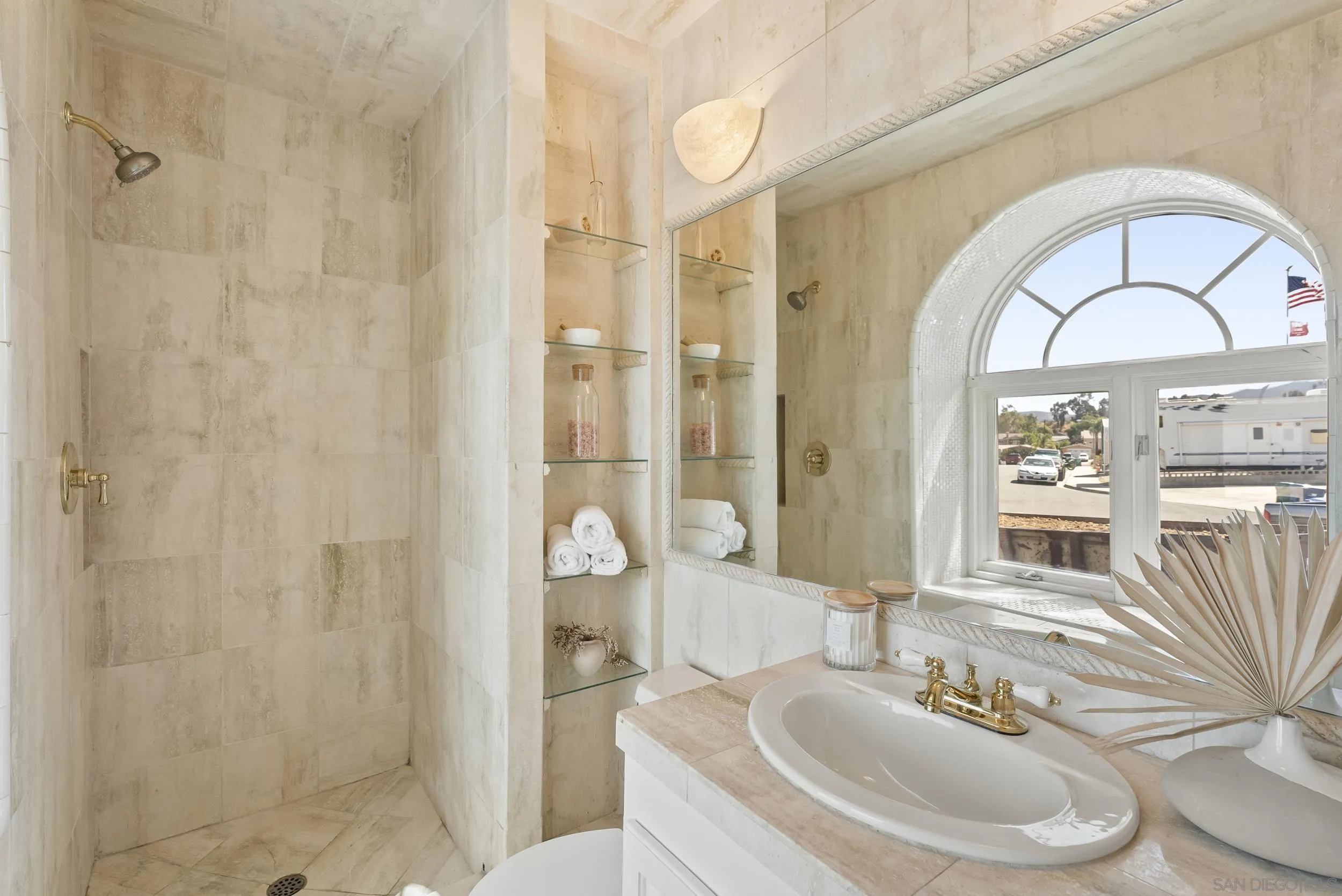 https://cdn.realtyfeed.com/cdn/127/250038072/db2f12cdc0f0724e6177cacdf79e66ca.webp