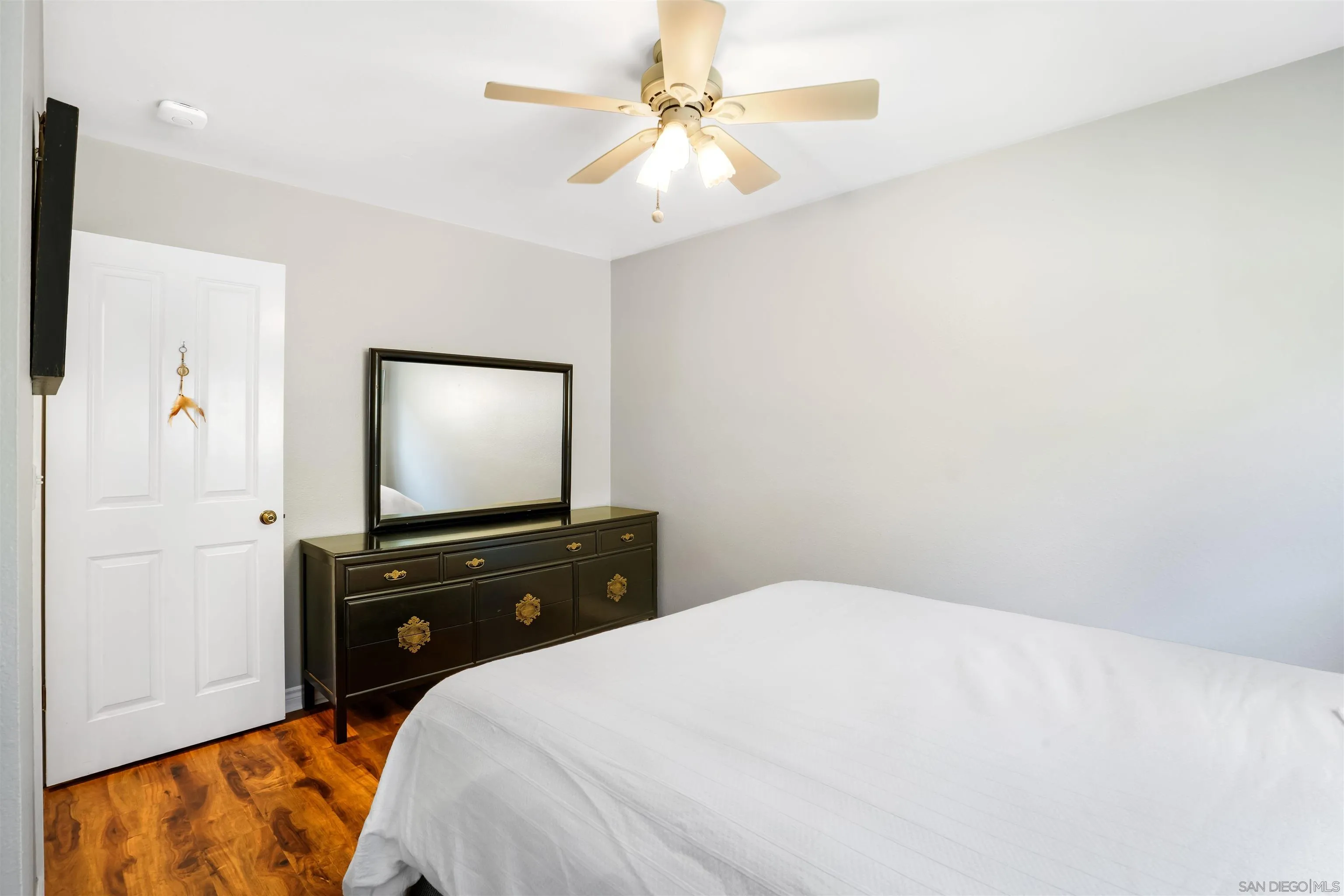 https://cdn.realtyfeed.com/cdn/127/250038075/08a1b614430e477121d1fb2a8549bde3.webp