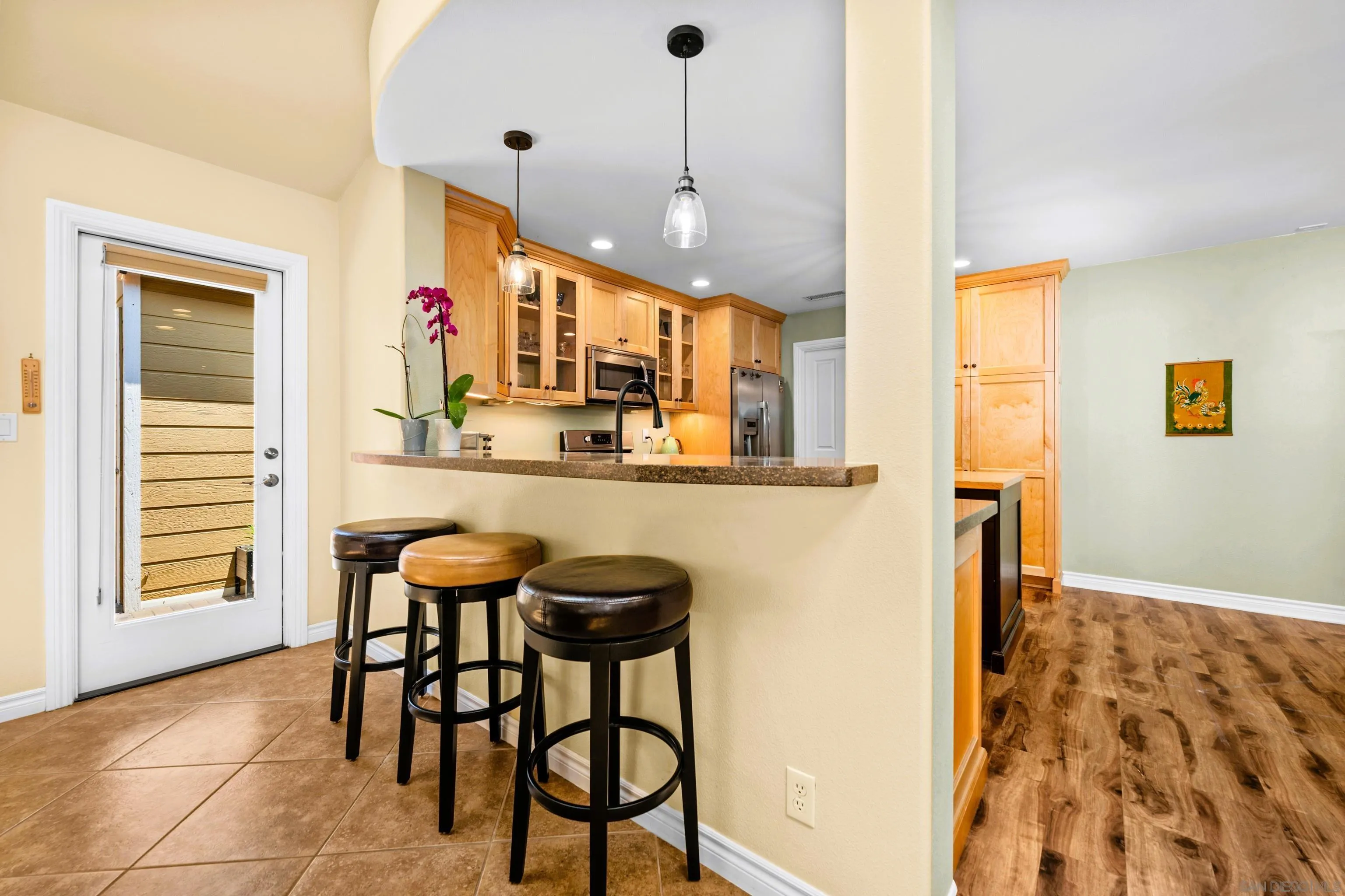 https://cdn.realtyfeed.com/cdn/127/250038075/37e03537d02b8e456bef1f5ff16ce383.webp