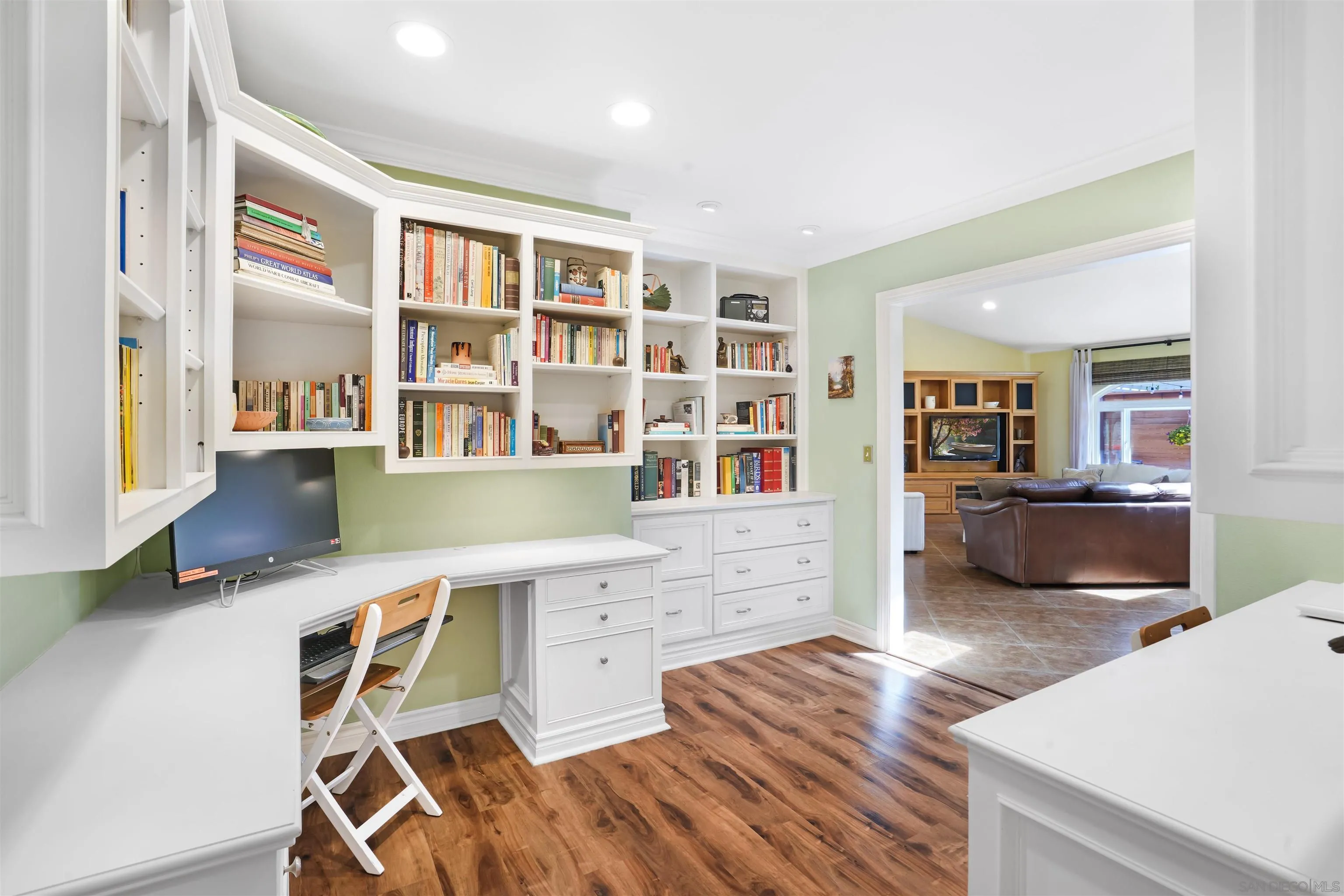 https://cdn.realtyfeed.com/cdn/127/250038075/4992c9cf235f3dae86b967aa975ac849.webp