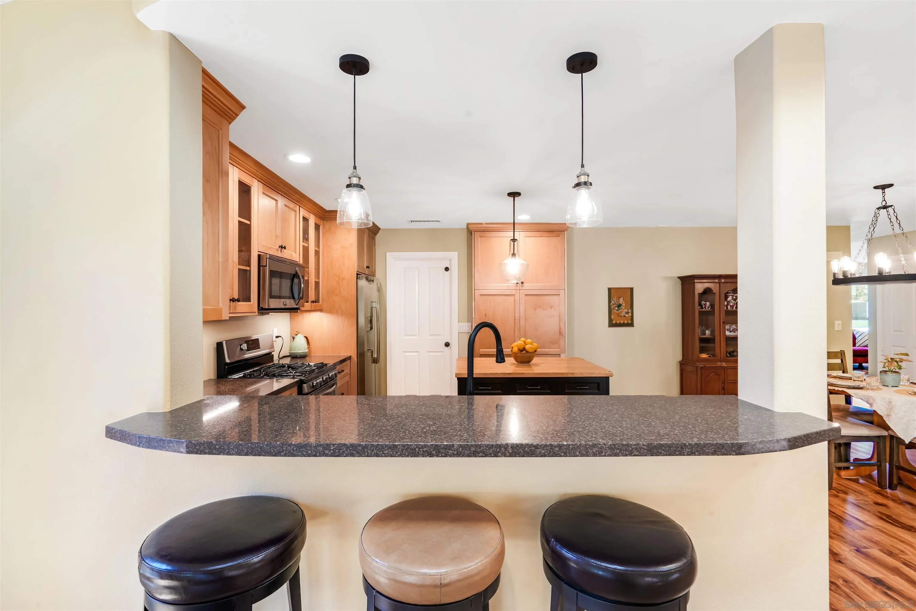 https://cdn.realtyfeed.com/cdn/127/250038075/558cb0265a72c62cc22095bbad7f0f33.webp