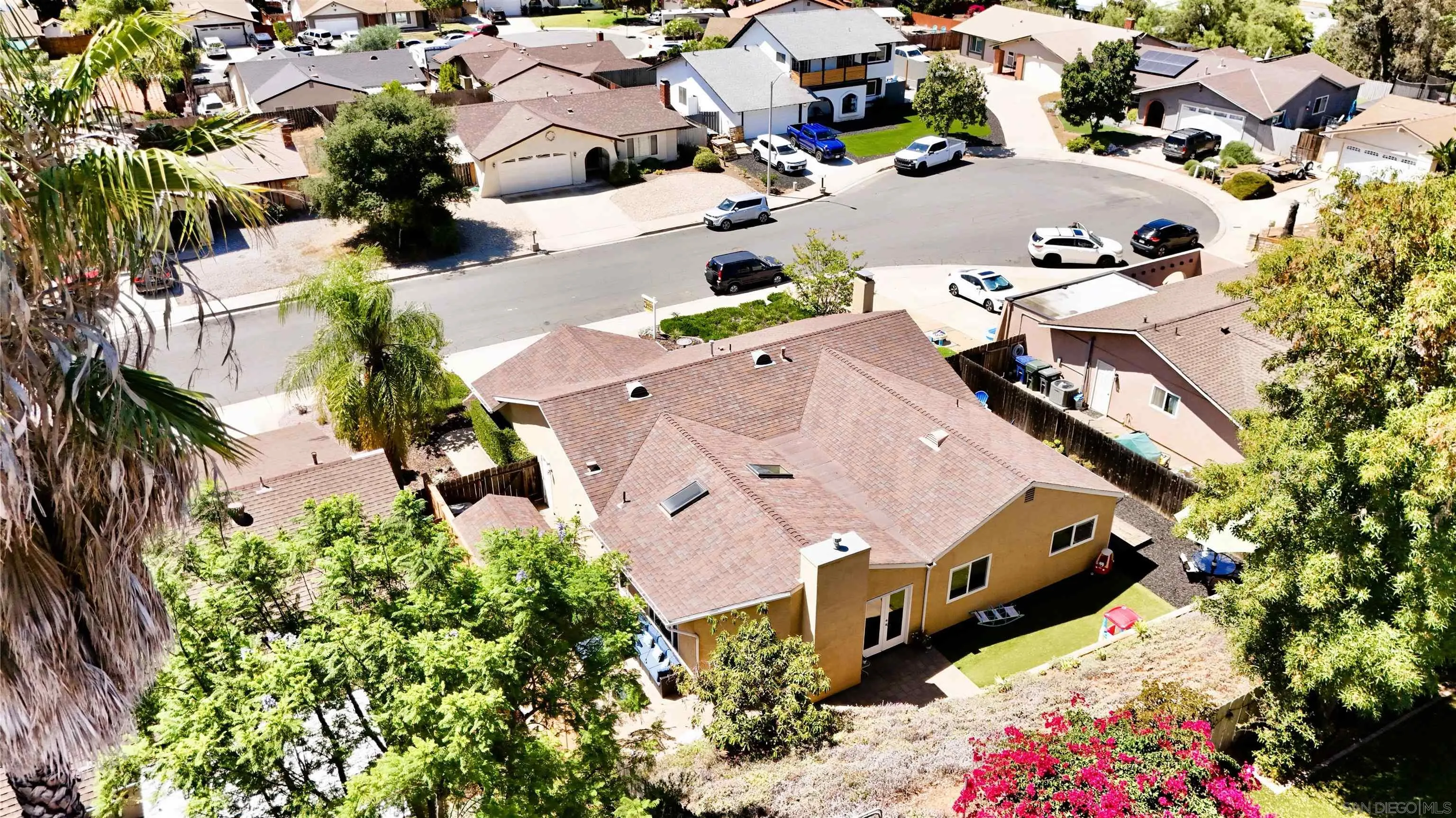 https://cdn.realtyfeed.com/cdn/127/250038075/5b1757fc2901165153d81d6e97f3ef39.webp