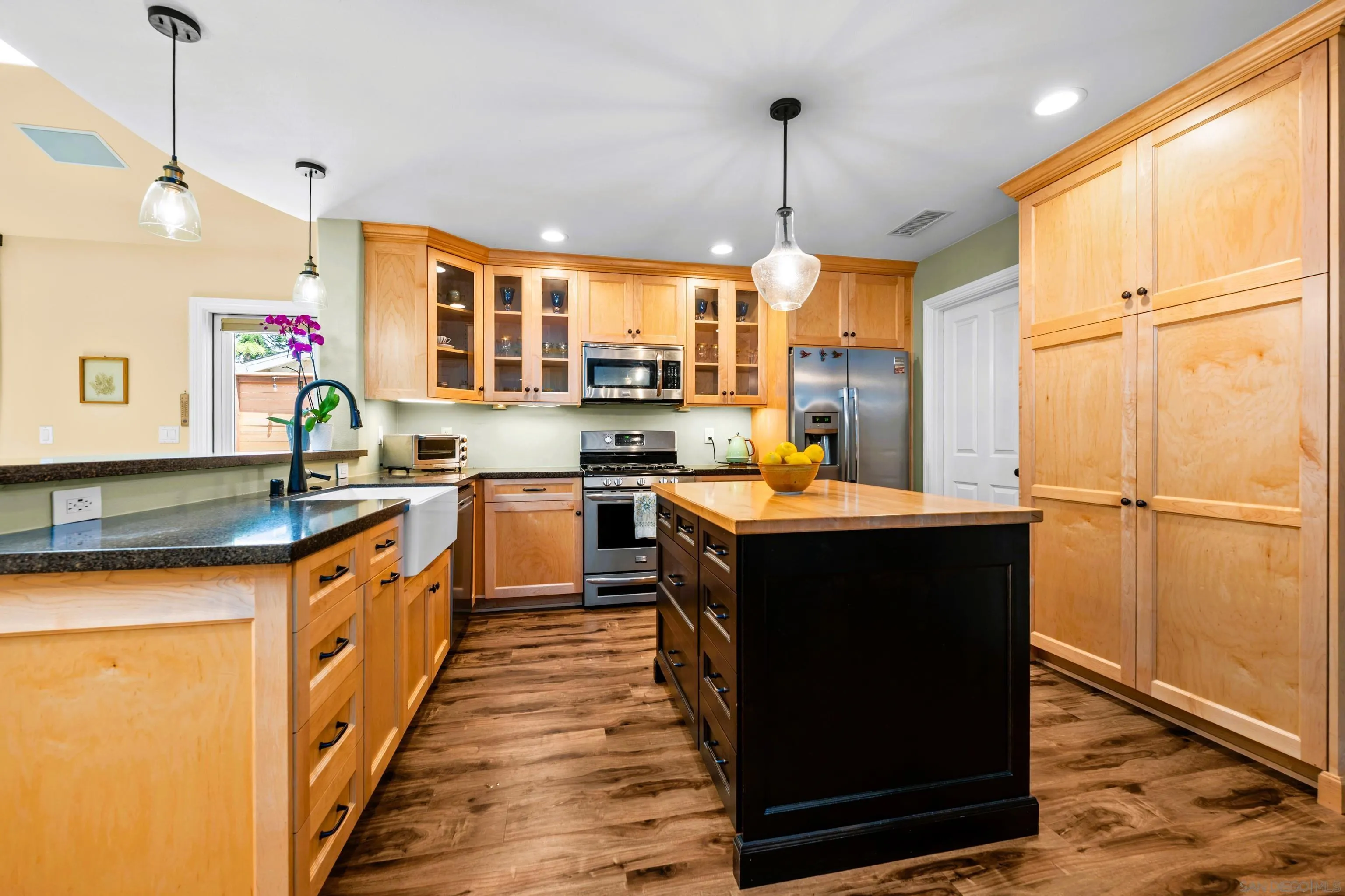 https://cdn.realtyfeed.com/cdn/127/250038075/60761327f630fa79a95f4b1d23e18a3b.webp