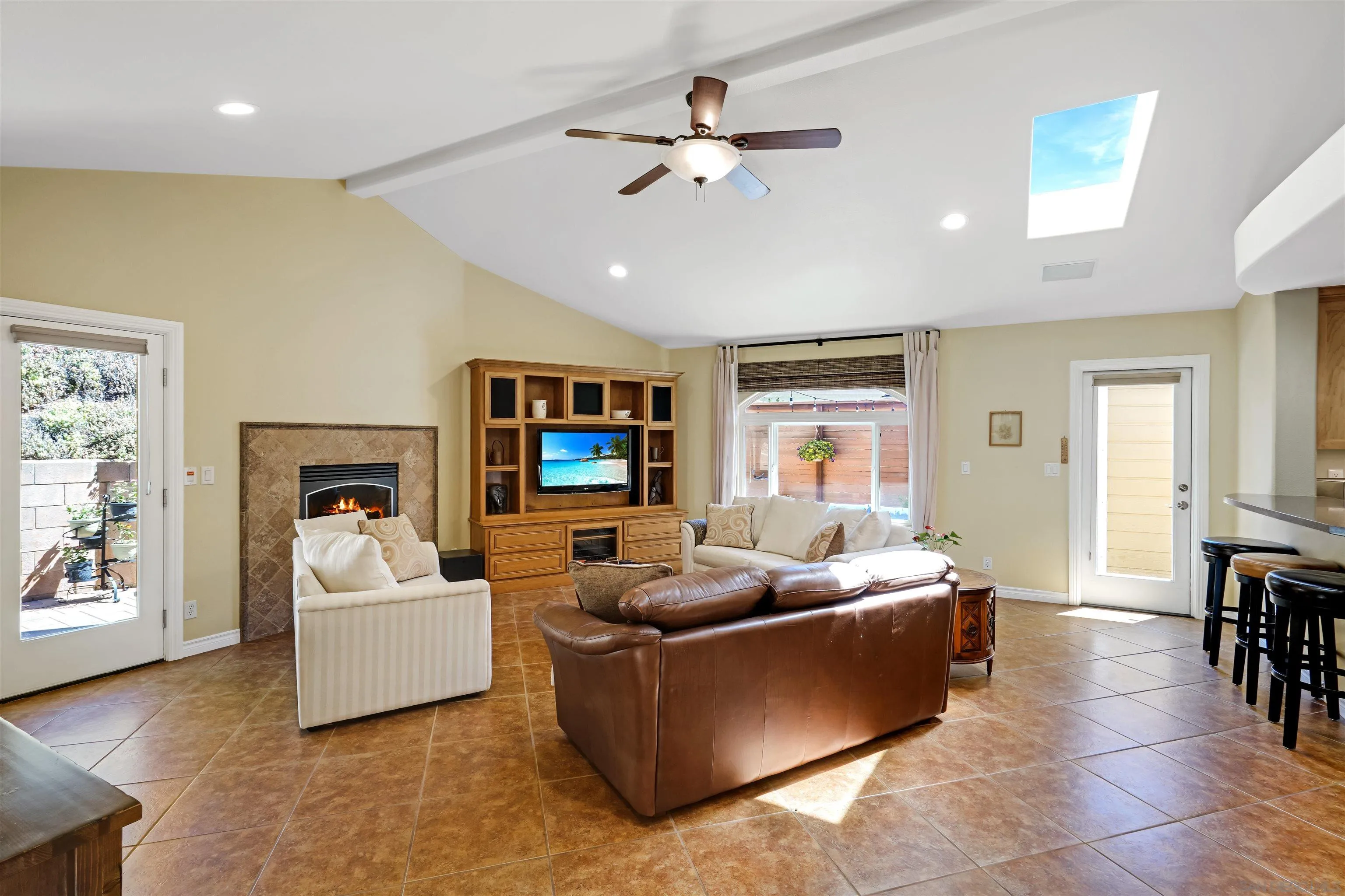 https://cdn.realtyfeed.com/cdn/127/250038075/648cc95c1b82210da48c7937bbbd313a.webp