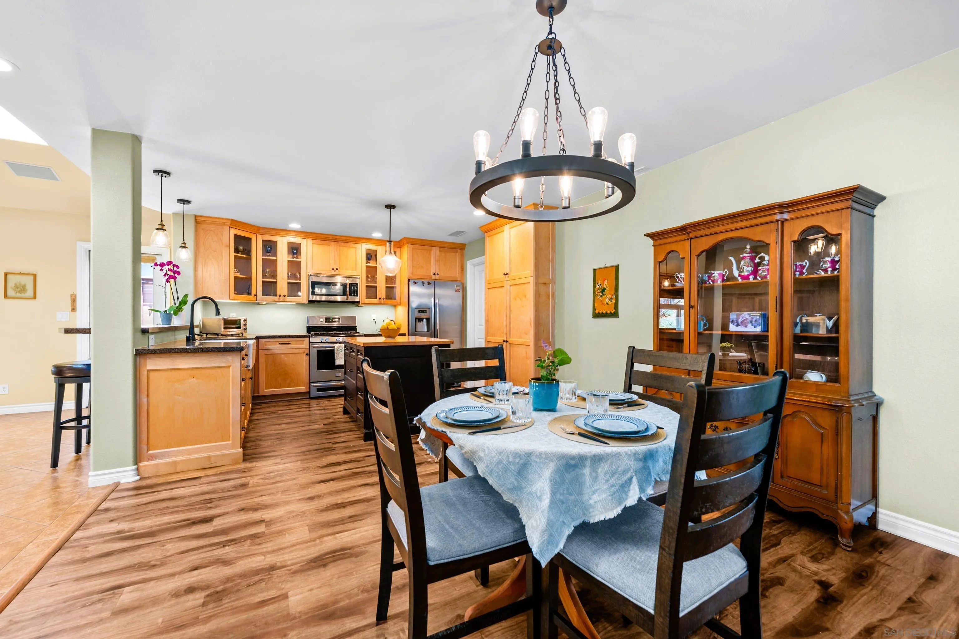 https://cdn.realtyfeed.com/cdn/127/250038075/76346dc9a5552bb9a3007f905bbc51d5.webp
