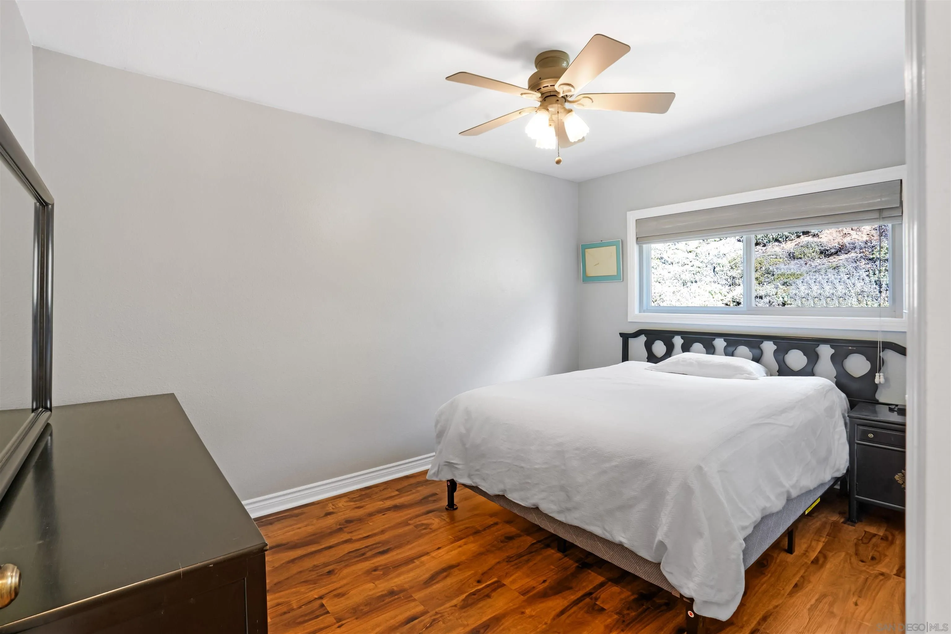 https://cdn.realtyfeed.com/cdn/127/250038075/8d766095522bdc792d7a646fba8372db.webp