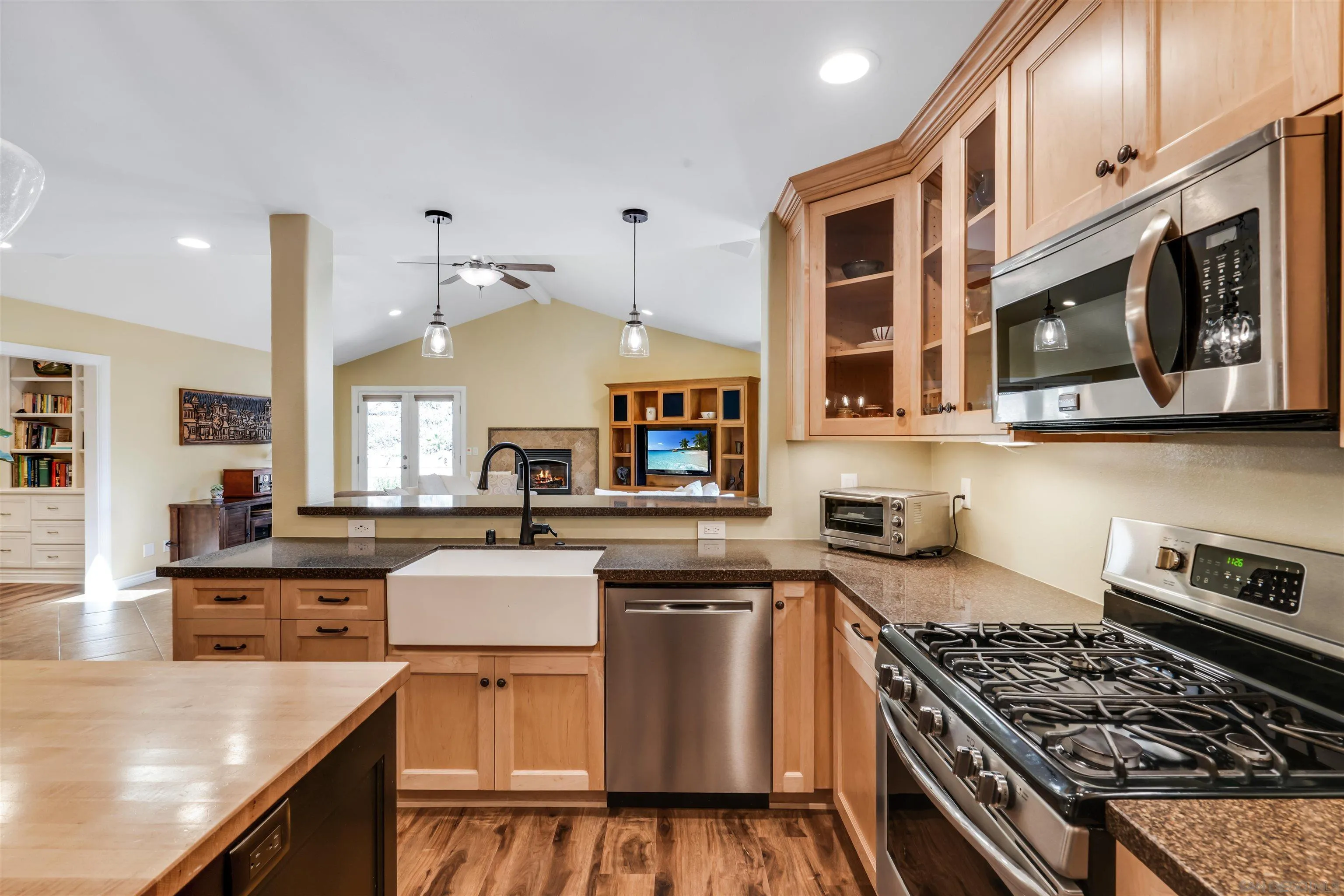 https://cdn.realtyfeed.com/cdn/127/250038075/b495ecff638680b5cd5681e086b141e9.webp