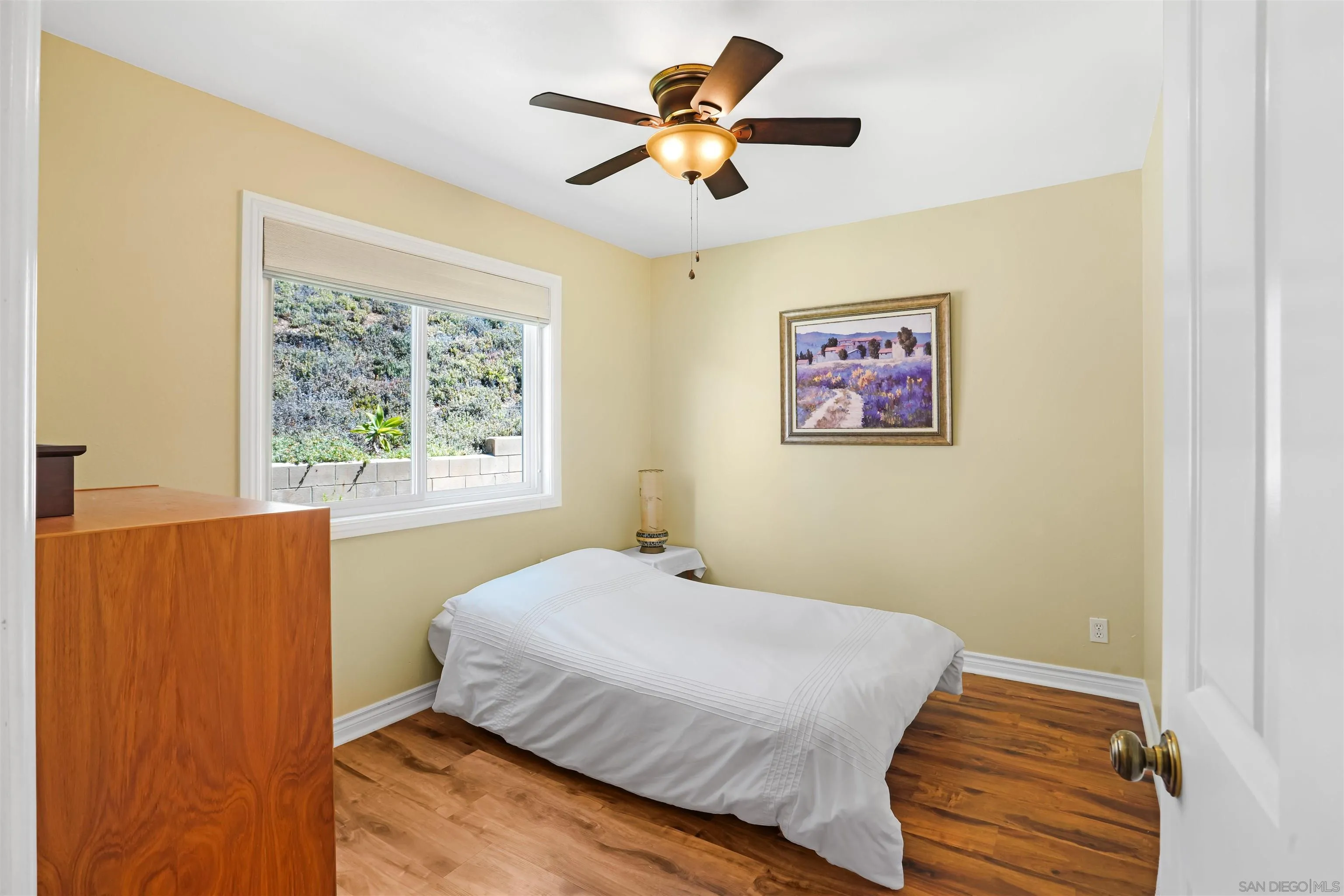 https://cdn.realtyfeed.com/cdn/127/250038075/ba4b69b1602db88f8db406744492cc86.webp
