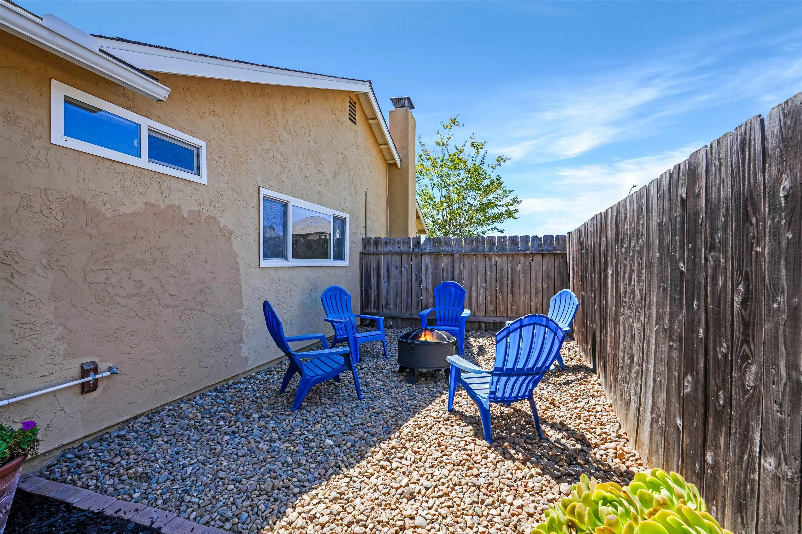 https://cdn.realtyfeed.com/cdn/127/250038075/c8ef2d8bf148523b924c7dbc1849c99a.webp