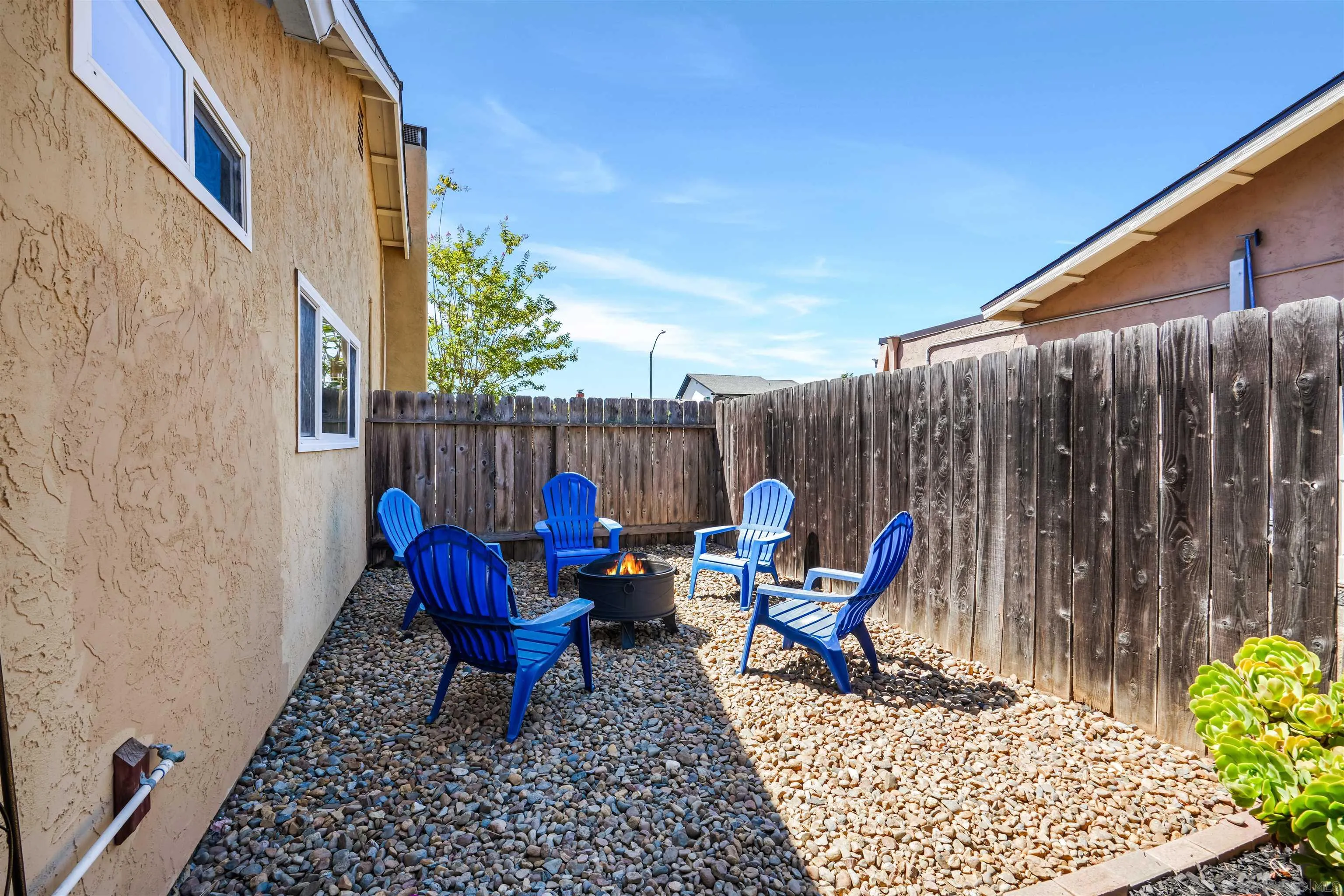 https://cdn.realtyfeed.com/cdn/127/250038075/cad0b9fa38302b5449d132427c412d19.webp