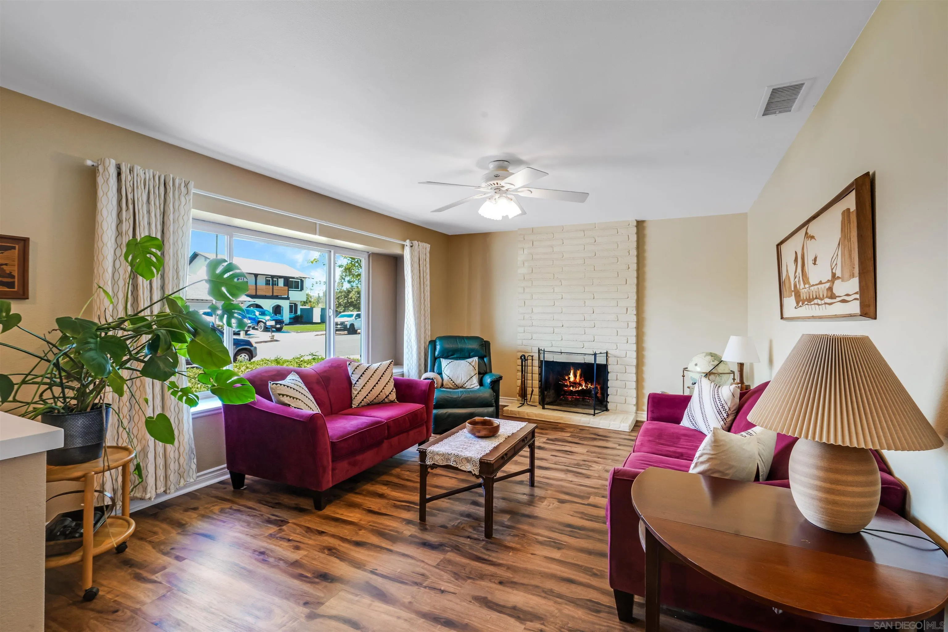 https://cdn.realtyfeed.com/cdn/127/250038075/d08559f4ad485bf9443045633b011ad5.webp