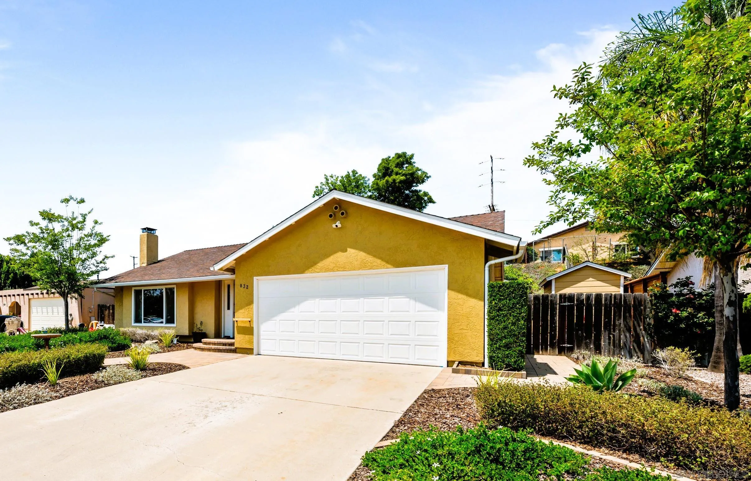 https://cdn.realtyfeed.com/cdn/127/250038075/da21cfa8cd739bb53952bd30954d1f10.webp