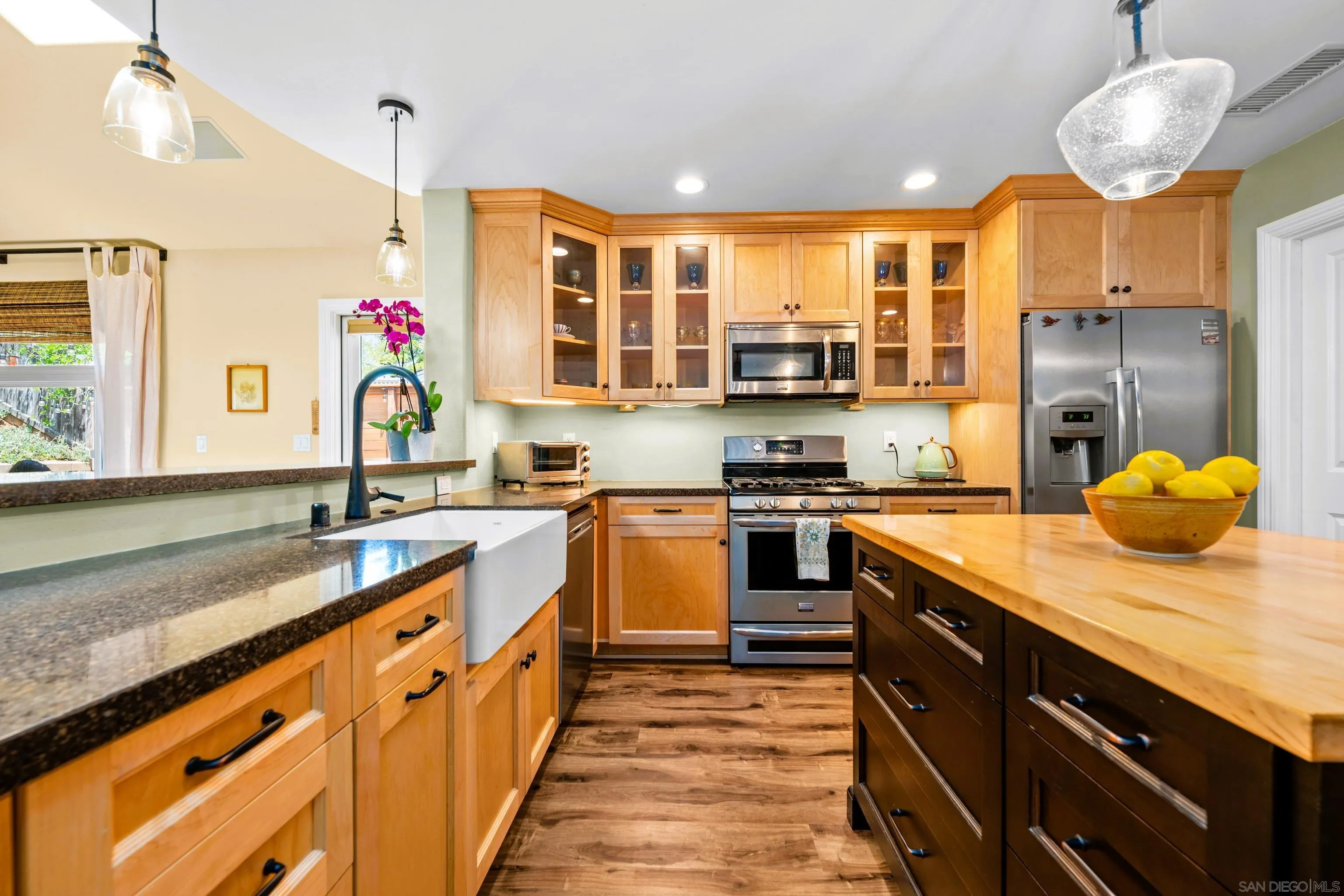 https://cdn.realtyfeed.com/cdn/127/250038075/e44b1ada6443341fe76769ba3d0ab684.webp