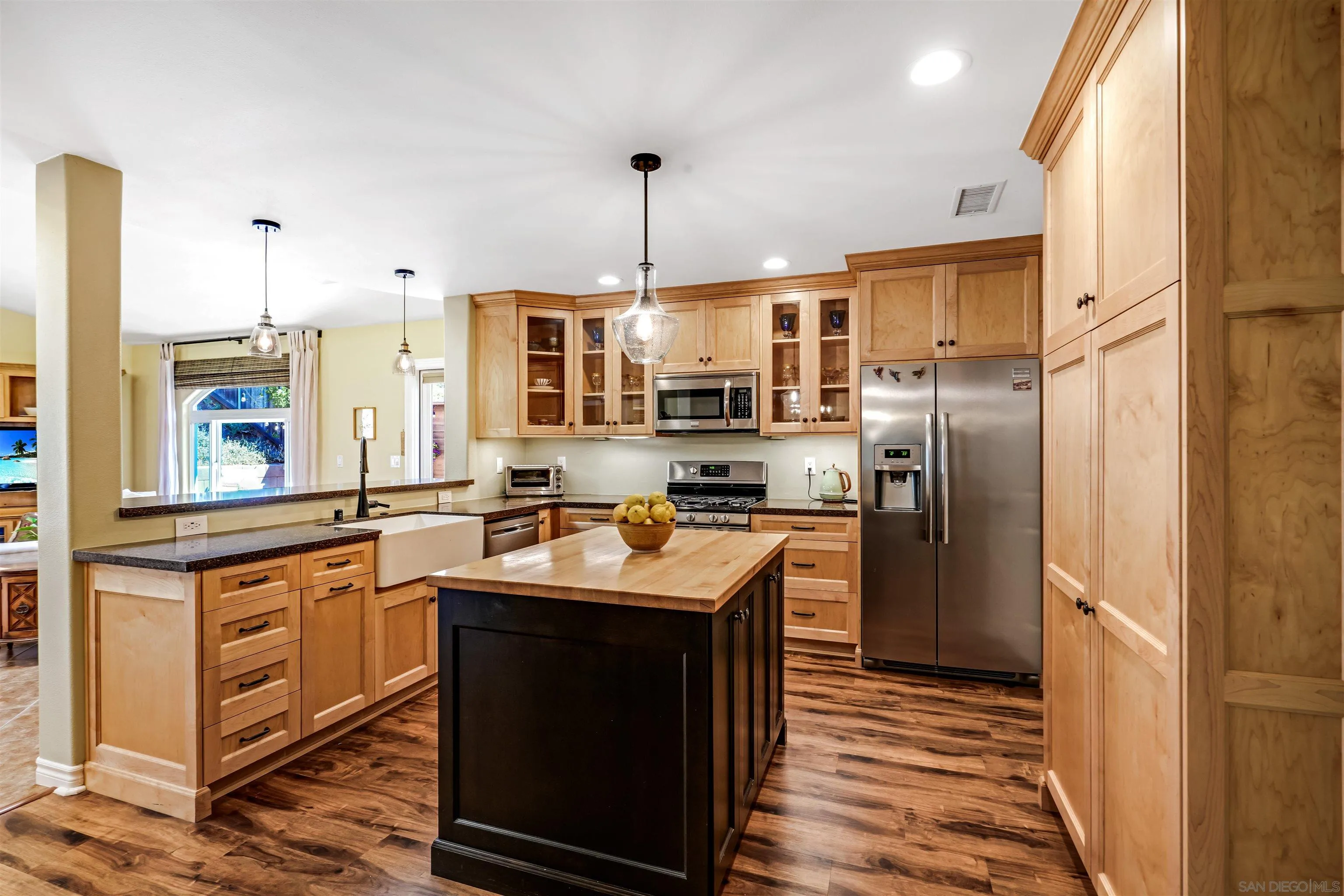 https://cdn.realtyfeed.com/cdn/127/250038075/facbc182f2e3c52874ea8aaec6384603.webp