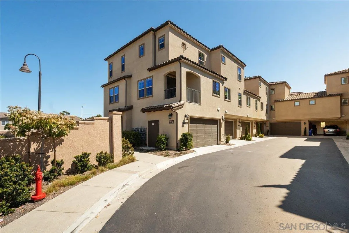 https://cdn.realtyfeed.com/cdn/127/250038081/13c5d970ce3af45e9e56d374b9711999.webp