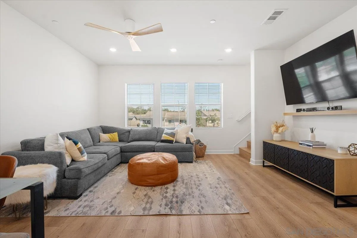 https://cdn.realtyfeed.com/cdn/127/250038081/48d17f1e0df968f9773fe1f09b971f5d.webp