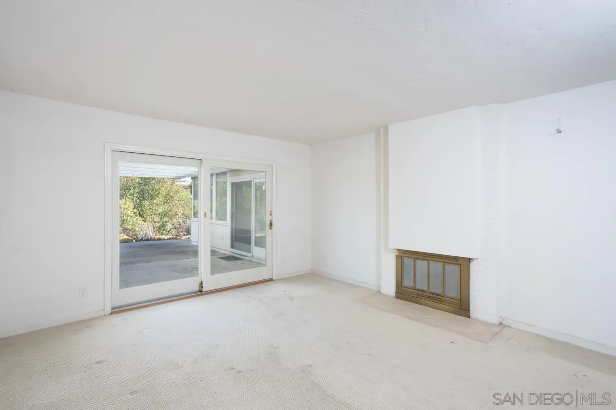 https://cdn.realtyfeed.com/cdn/127/250038083/196952baf4ccbc5e7c5a037e3ee60a07.webp