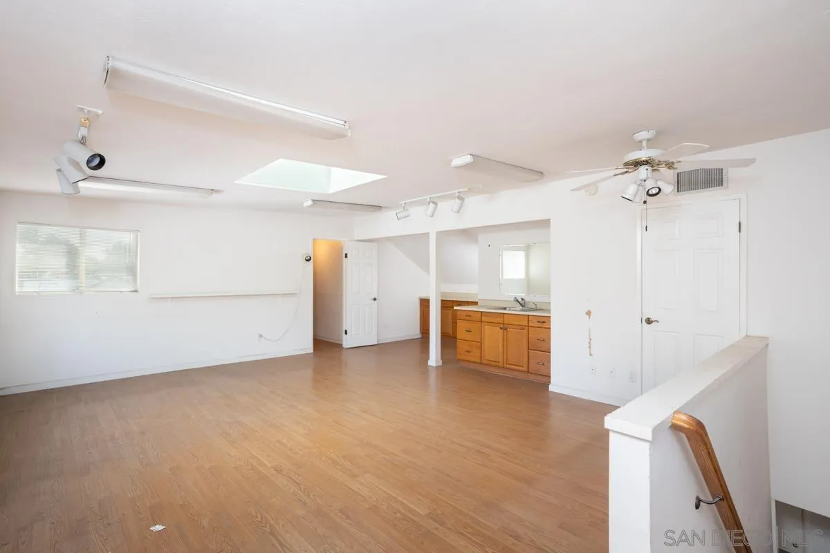 https://cdn.realtyfeed.com/cdn/127/250038083/1dc853a3f655dde77724449973e2f8d0.webp