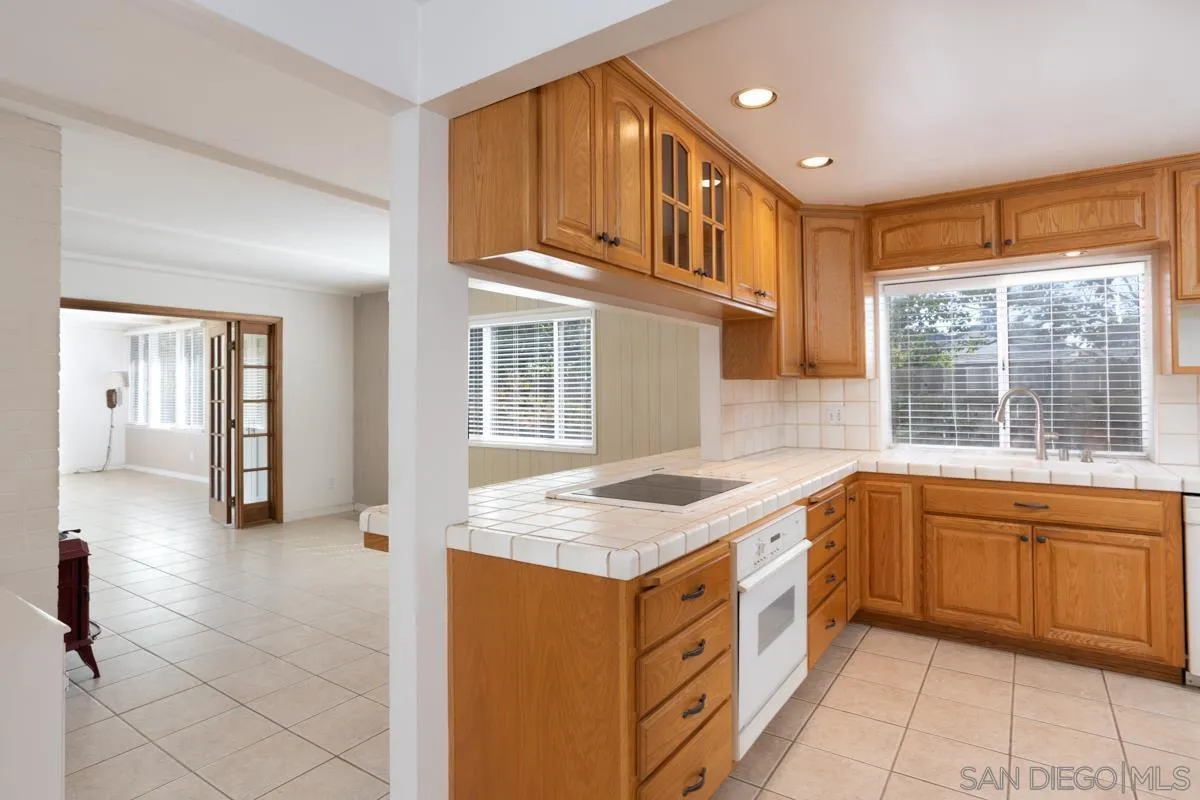 https://cdn.realtyfeed.com/cdn/127/250038083/1f69c03698d4ede04fc684dd1a97fcbe.webp