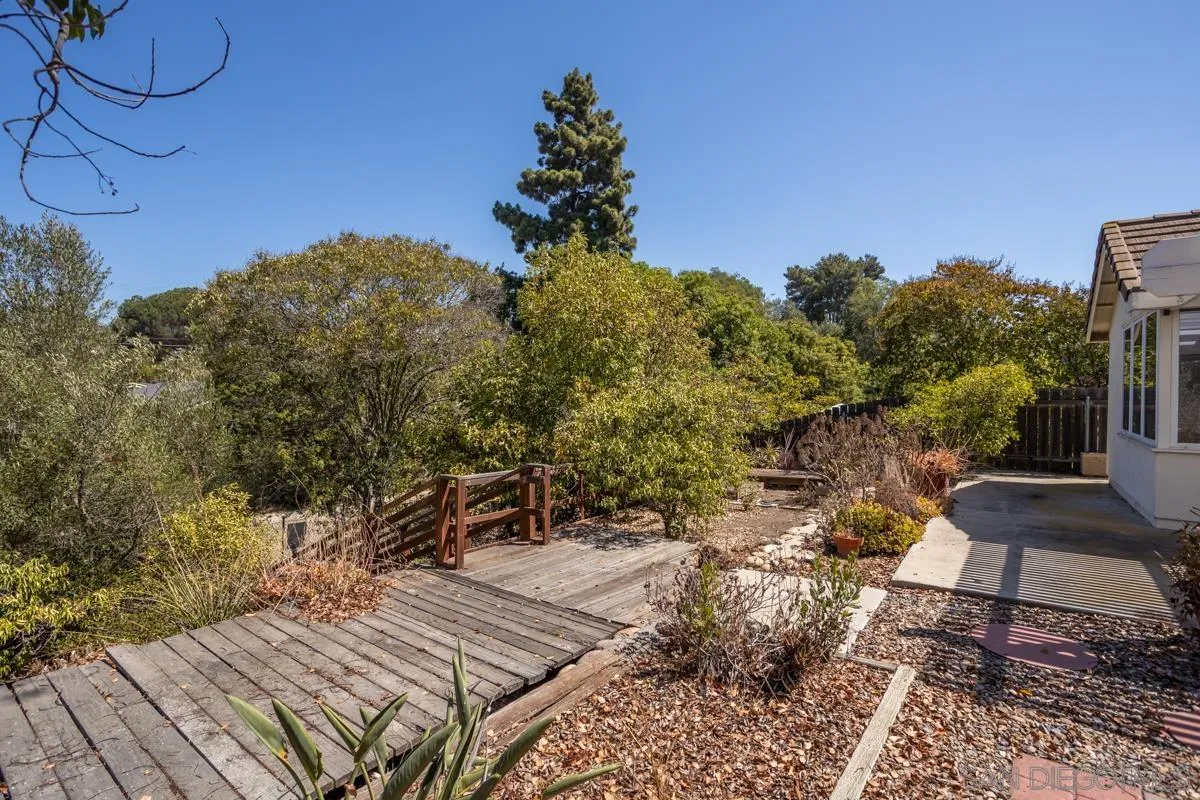 https://cdn.realtyfeed.com/cdn/127/250038083/25d8c98d4551469fdd708a2030cdb098.webp