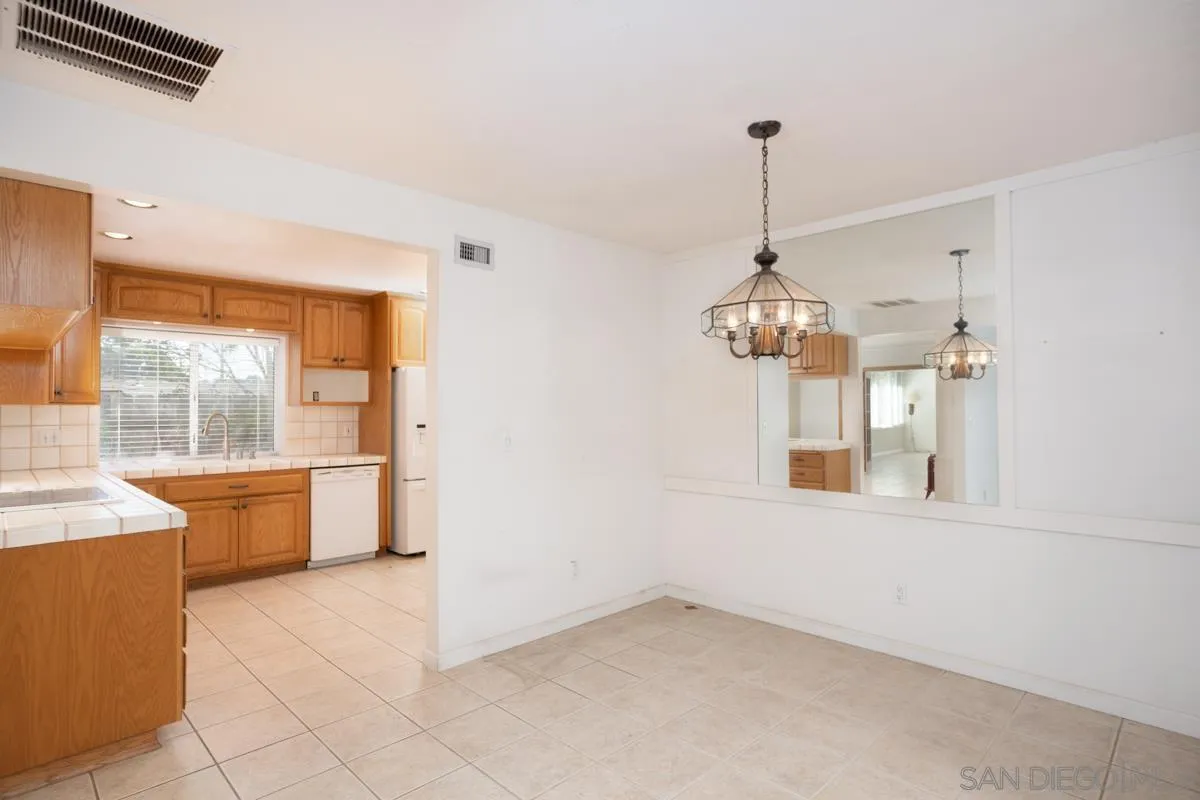 https://cdn.realtyfeed.com/cdn/127/250038083/7e02b7a867b31d3fd268b0f9eff532b1.webp