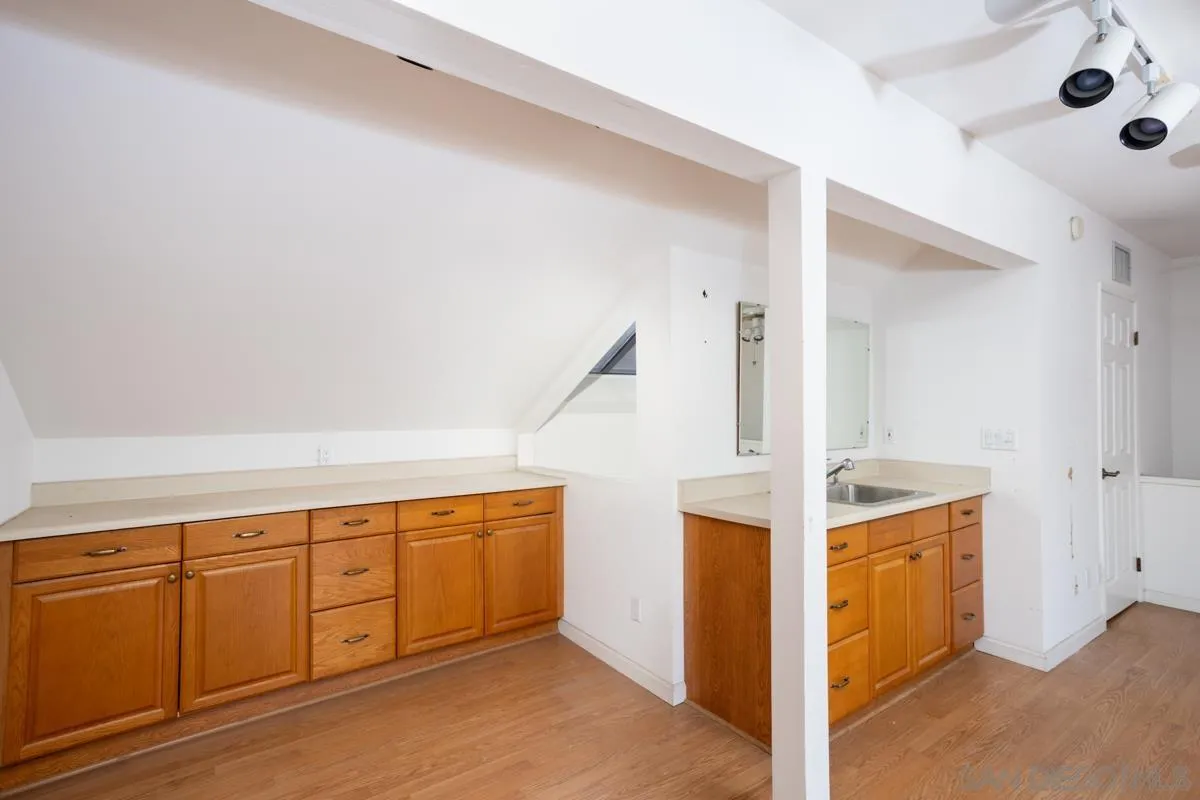 https://cdn.realtyfeed.com/cdn/127/250038083/a81298feedb94c9f9e3a3ec13d03ff68.webp
