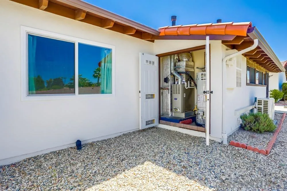 https://cdn.realtyfeed.com/cdn/127/250038086/2938d2620851a107f245ba83aac634cd.webp