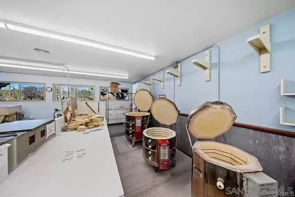 https://cdn.realtyfeed.com/cdn/127/250038086/734c03274966ee7faa78bff82b498123.webp
