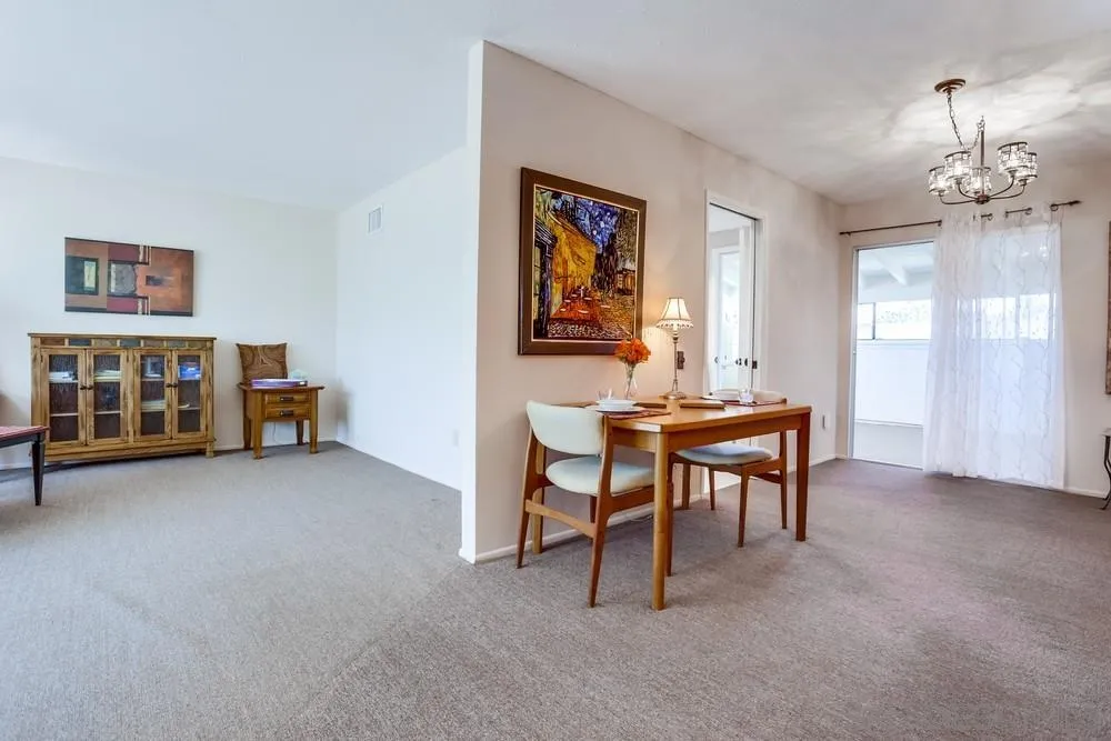 https://cdn.realtyfeed.com/cdn/127/250038086/7dfd231a794ca8a137137faef263a705.webp