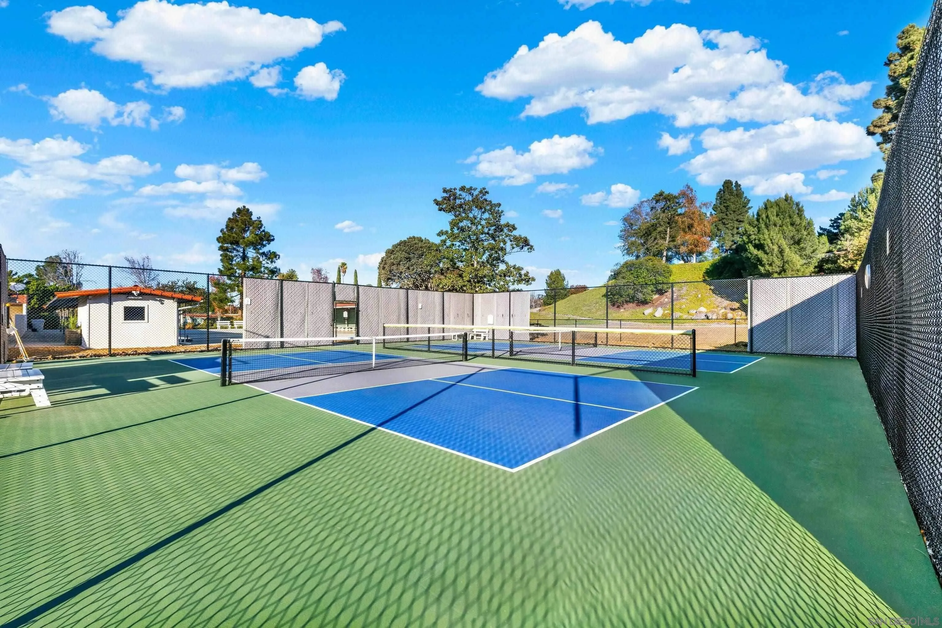 https://cdn.realtyfeed.com/cdn/127/250038086/97b6bb5dd0b602138ccc0615e26388d1.webp