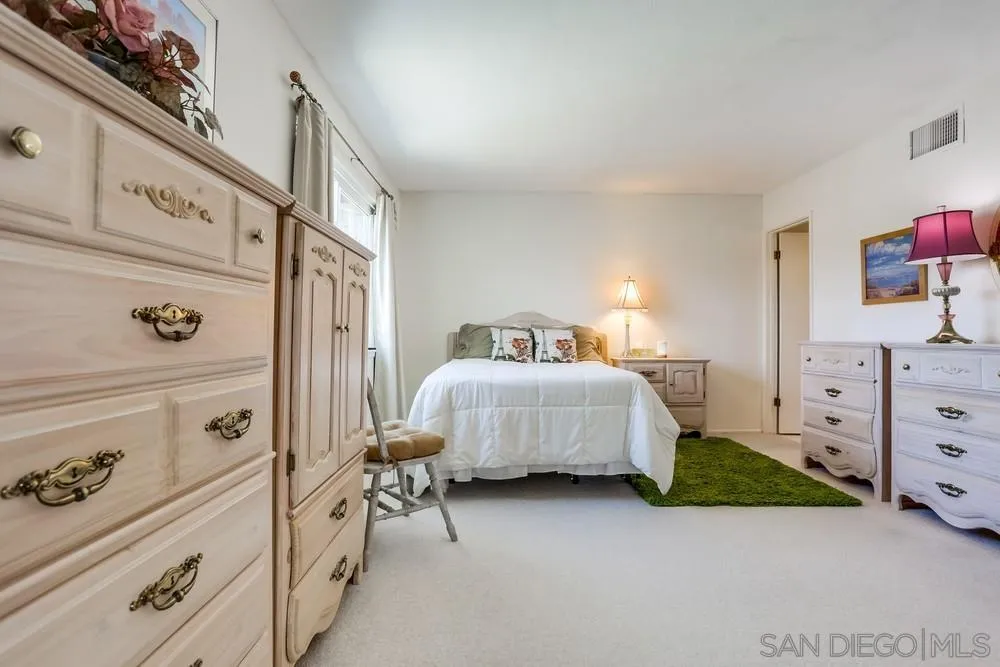 https://cdn.realtyfeed.com/cdn/127/250038086/cfd83f6e36bb479a56909ba4c874b501.webp
