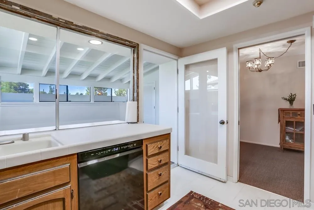 https://cdn.realtyfeed.com/cdn/127/250038086/d239d43d5a4d46126dcb8ad2e2049fb6.webp