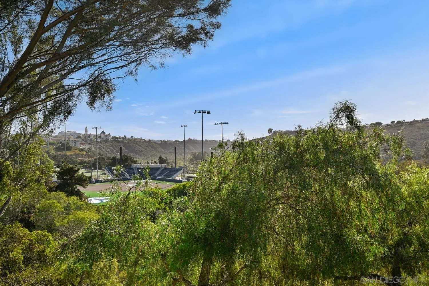 https://cdn.realtyfeed.com/cdn/127/250038088/00f626e6ad1d6bb1f762253ce1d156a2.webp