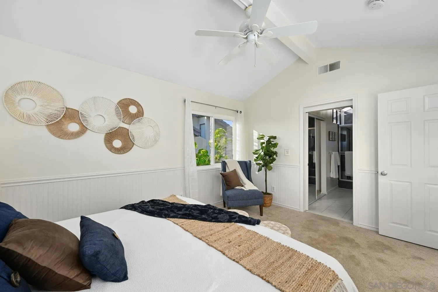 https://cdn.realtyfeed.com/cdn/127/250038088/5bd56f1dcb6c688deb4519c44be9cf09.webp