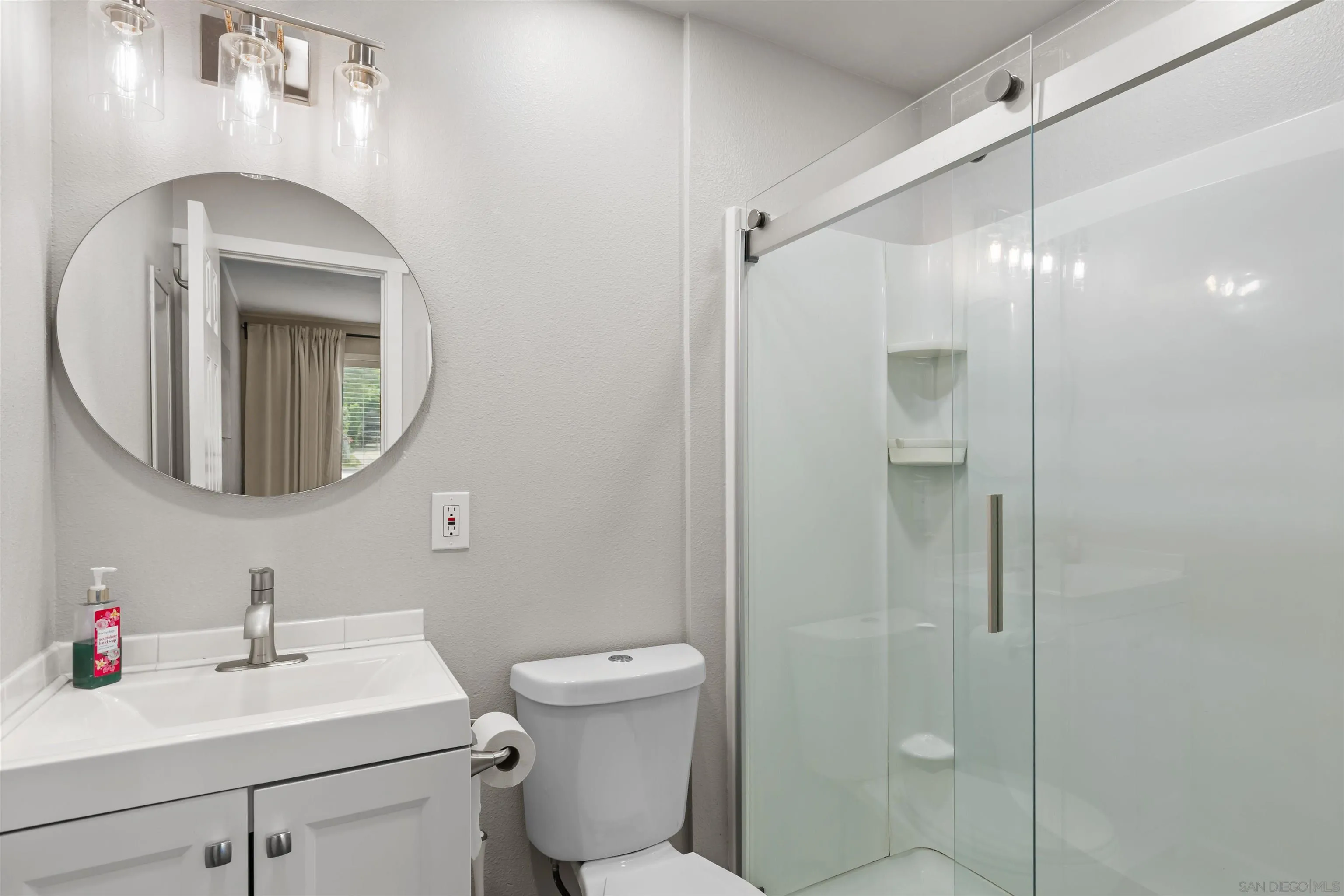 https://cdn.realtyfeed.com/cdn/127/250038091/3e4fc39be132403465f0343ce6fd816c.webp