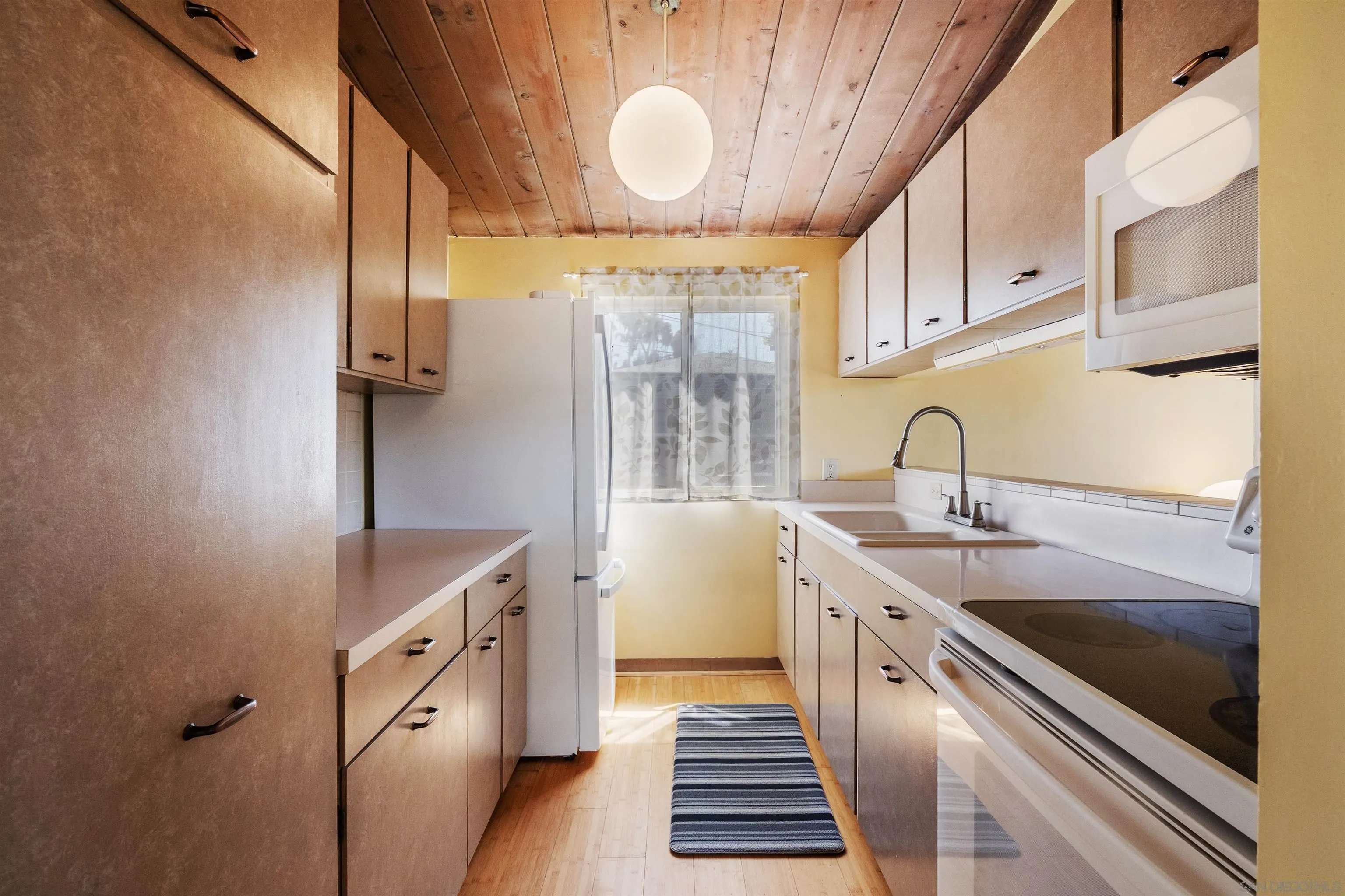https://cdn.realtyfeed.com/cdn/127/250038093/26a4fe1bfdd1983db7747f3f28eceb10.webp