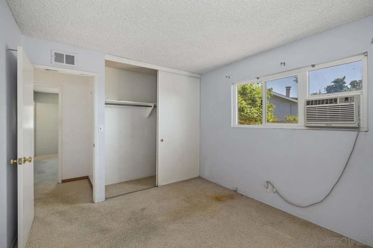 https://cdn.realtyfeed.com/cdn/127/250038095/277a67d2758084a811af8f58438fd7fb.webp