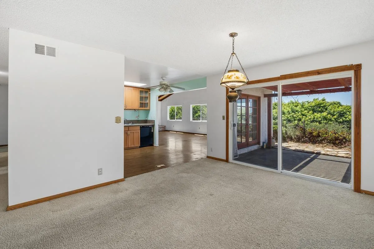 https://cdn.realtyfeed.com/cdn/127/250038095/35d7e8994c959a831e988b46905a1803.webp