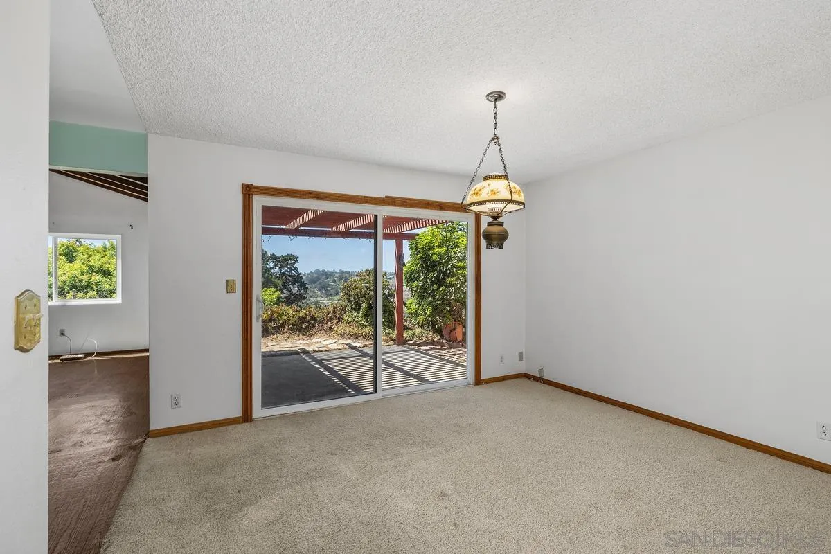 https://cdn.realtyfeed.com/cdn/127/250038095/61f0141f44ec239f6fa497edaa0856b9.webp