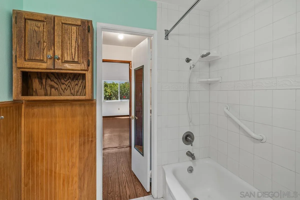https://cdn.realtyfeed.com/cdn/127/250038095/8aef009708243a07e92d2a71a8bc3a8e.webp