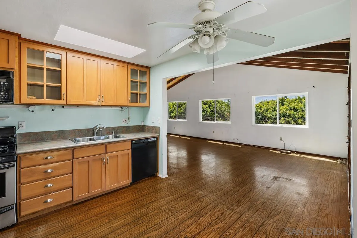 https://cdn.realtyfeed.com/cdn/127/250038095/bca6d3d61f7f337ef3353b84e9abec41.webp